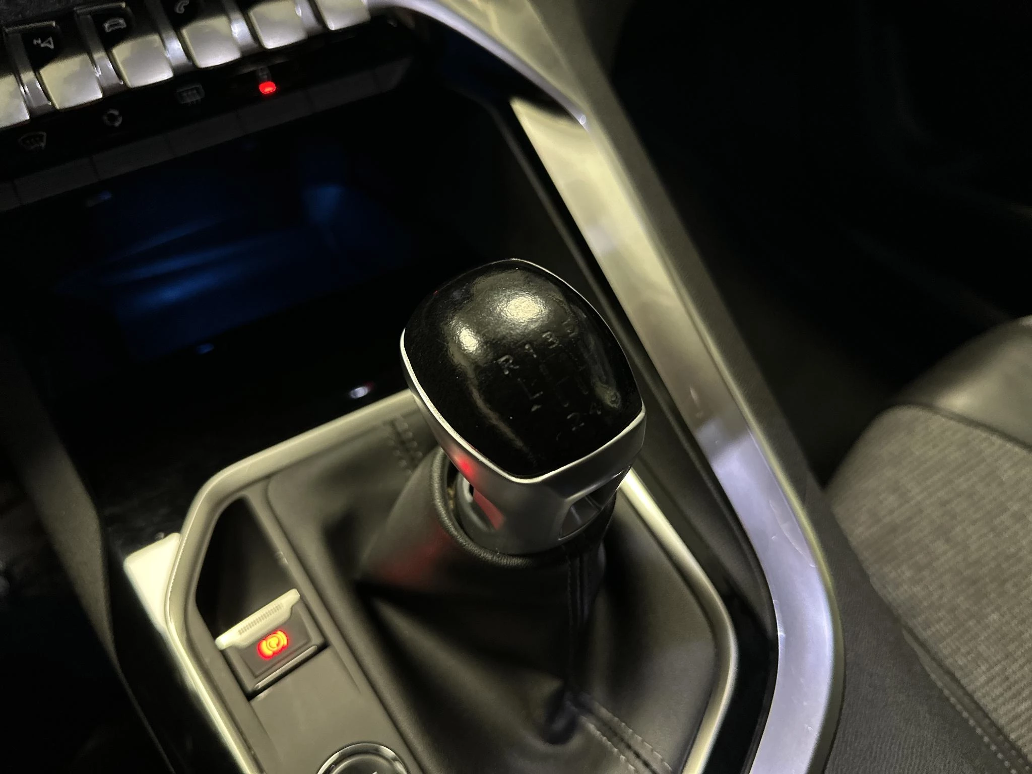 Peugeot-5008-image-25