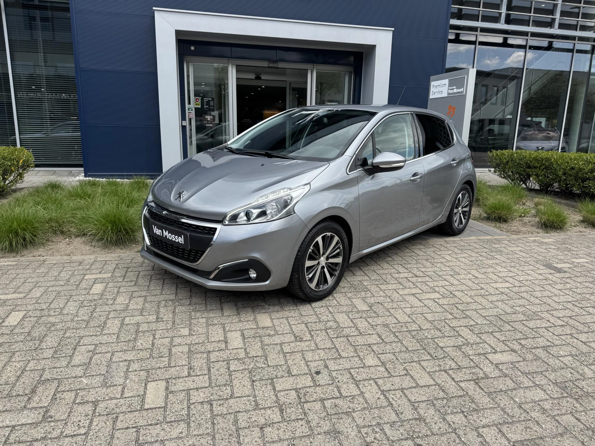 Peugeot-208-image-2