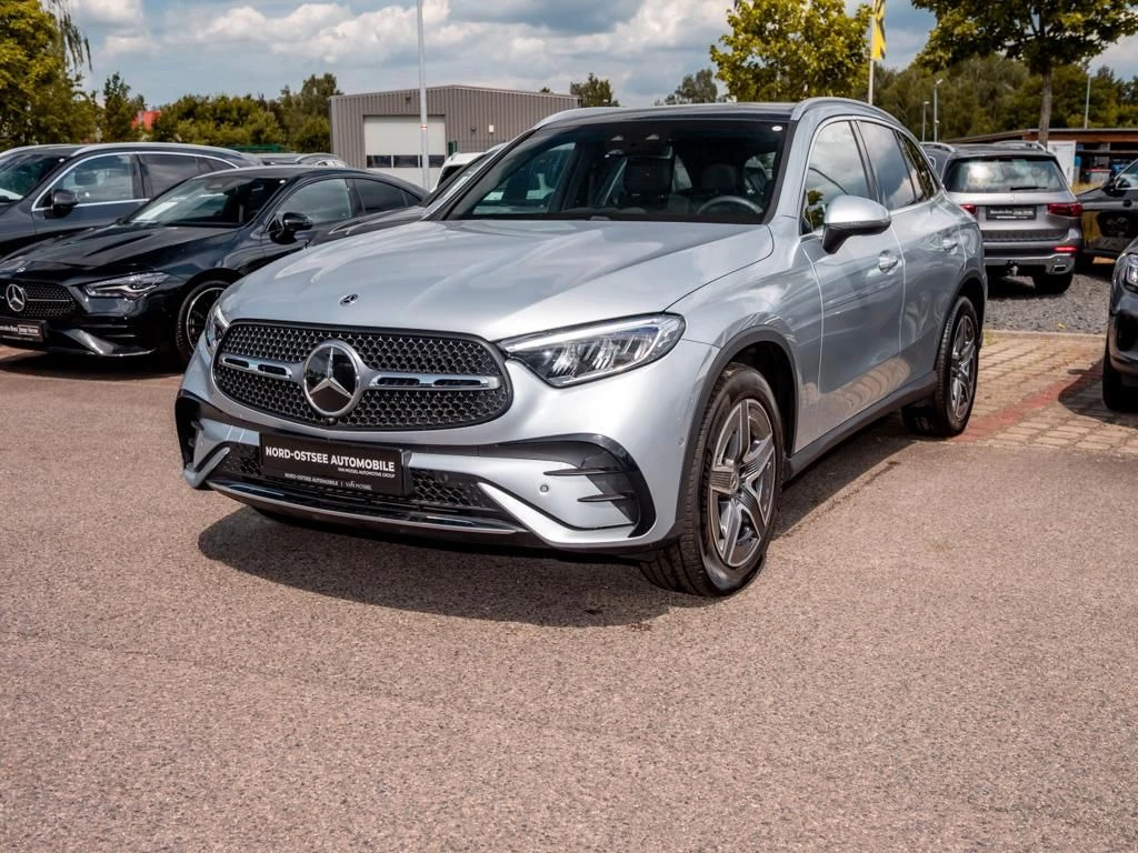 Mercedes-Benz-GLC 300 d-image-7
