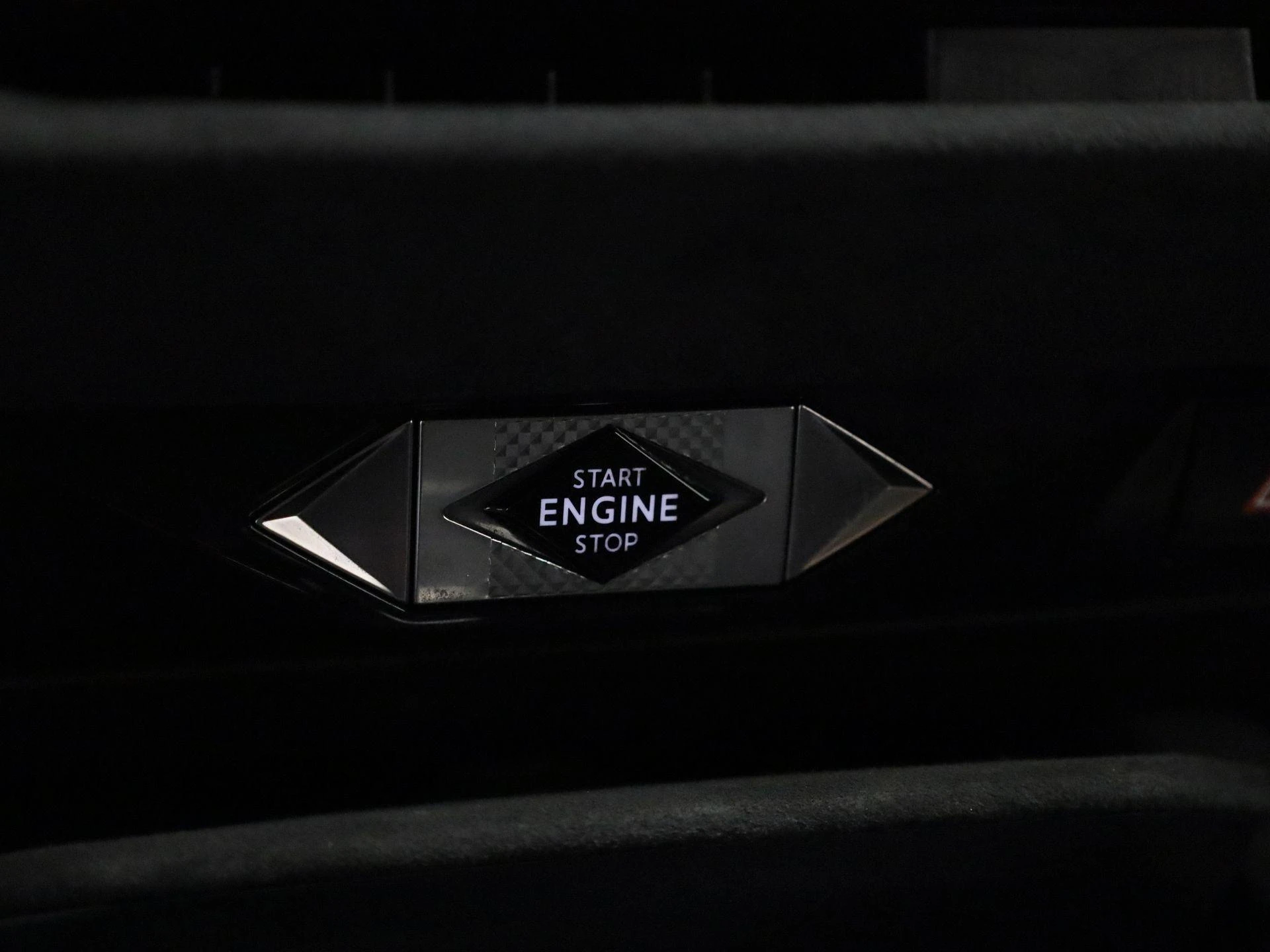 DS DS 4 PureTech 130 Auto Performance Line