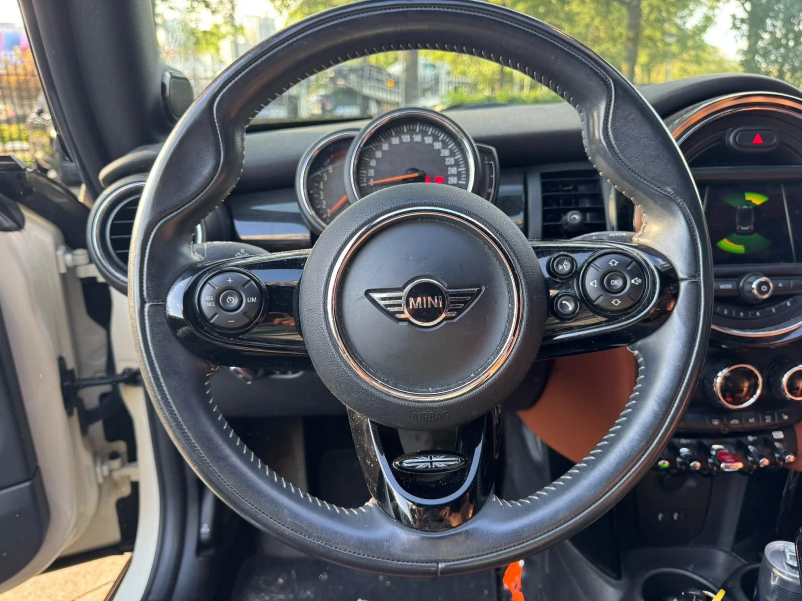 MINI-Cooper Cabrio-image-7