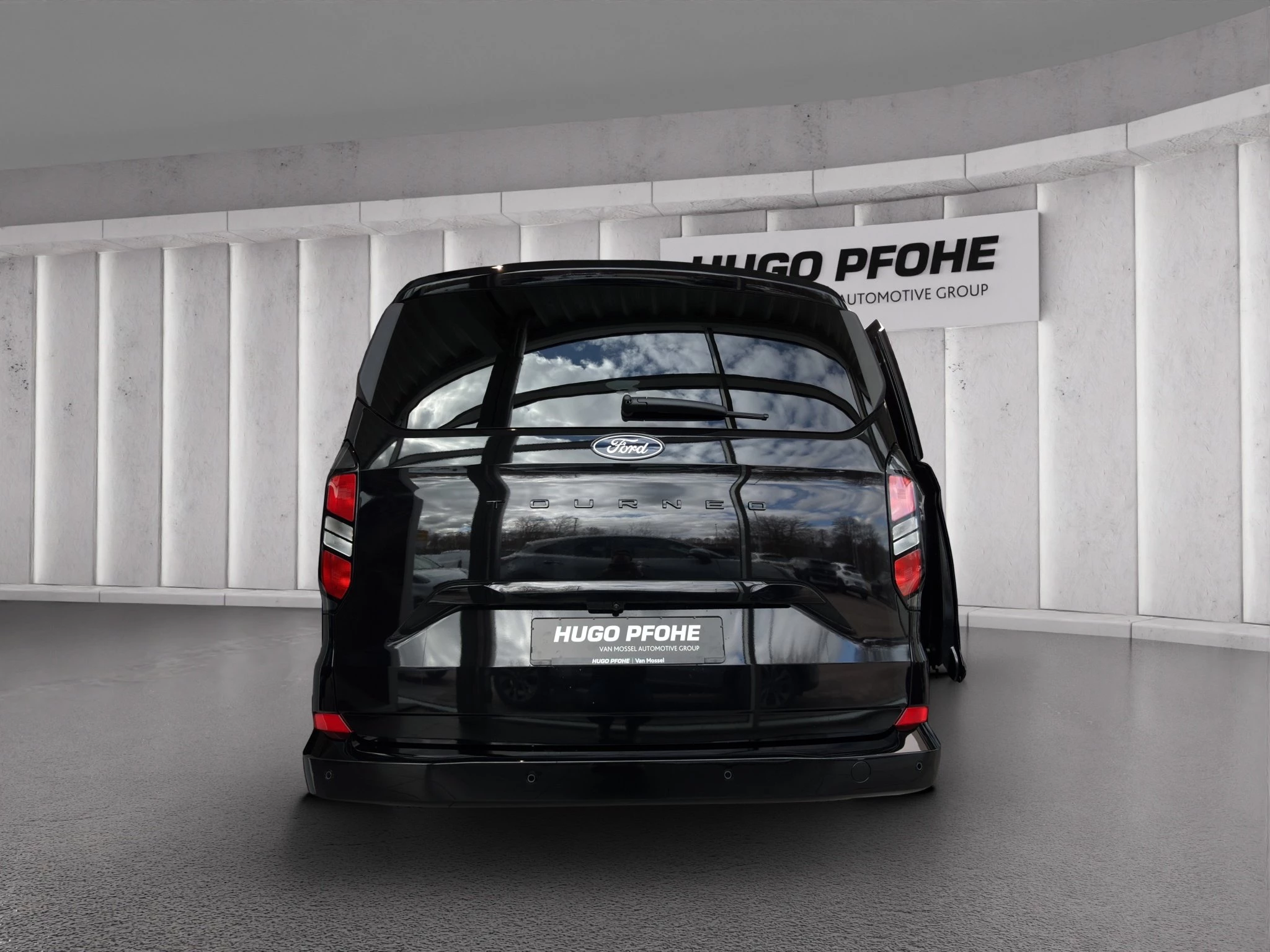 Ford-Tourneo Custom-image-3