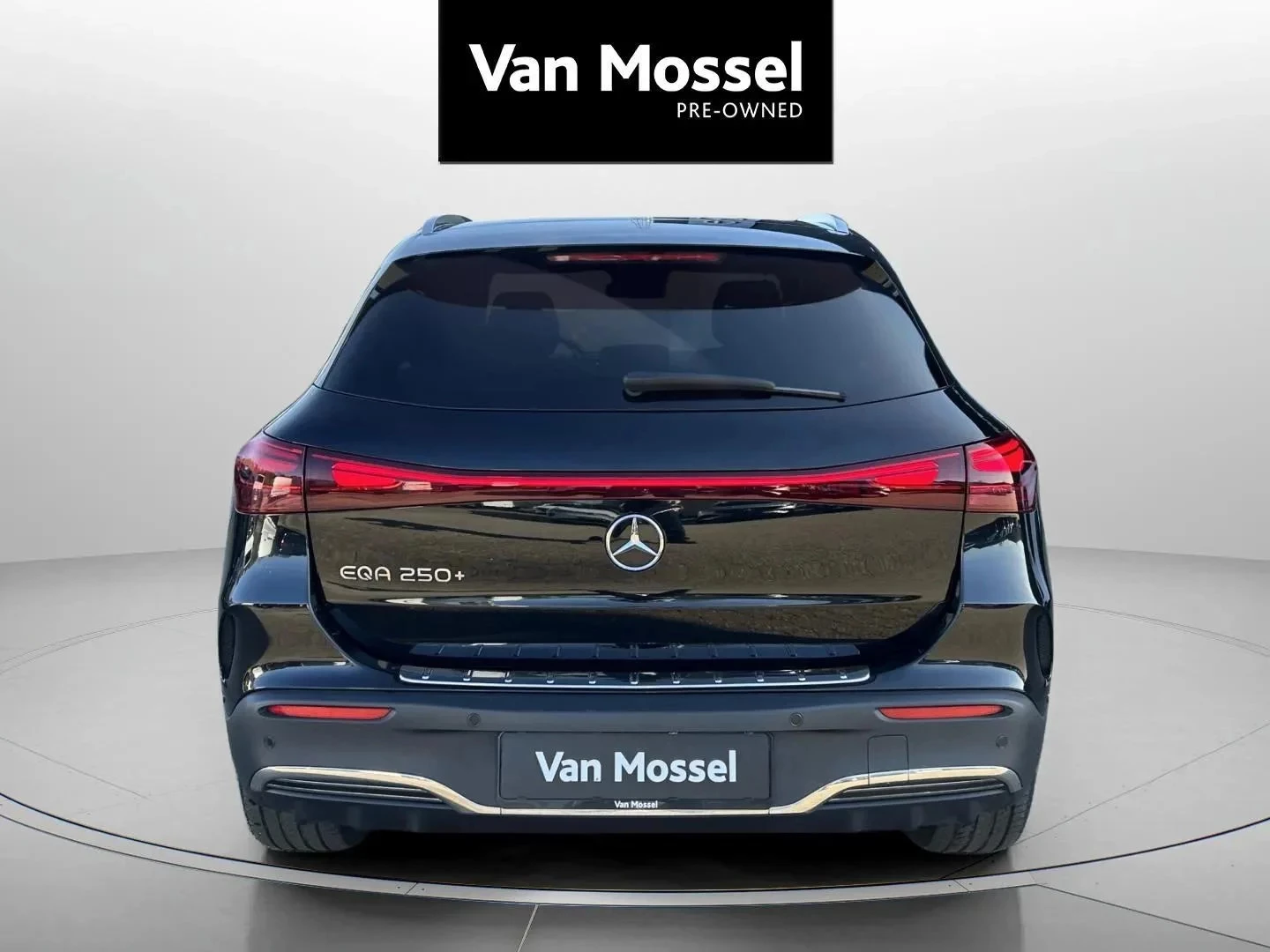 Mercedes-Benz-EQA-image-5