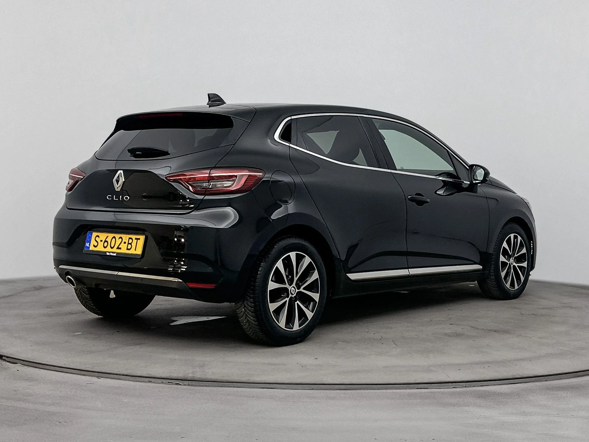 Renault-Clio-image-3