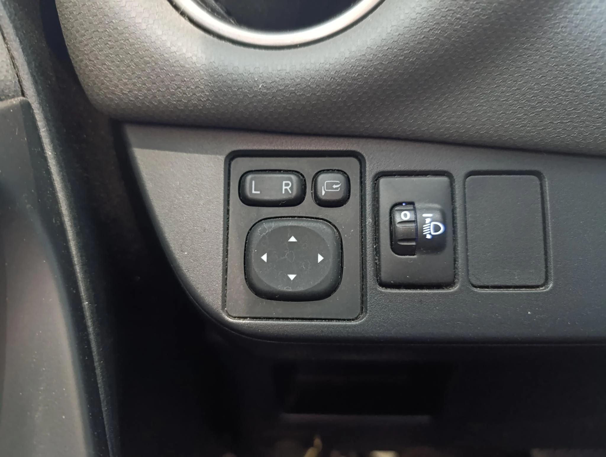 Toyota-Yaris-image-14