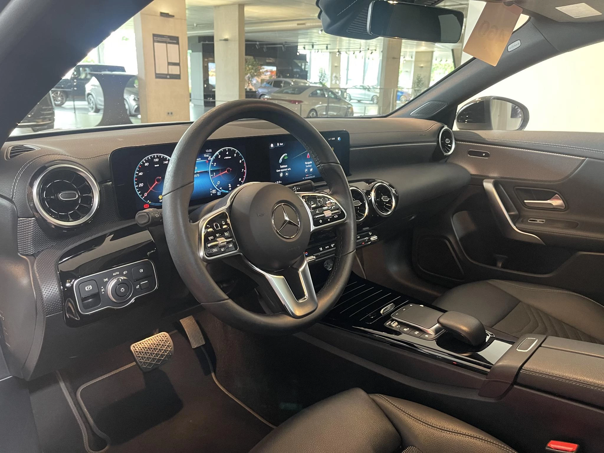 Mercedes-Benz-CLA-image-2