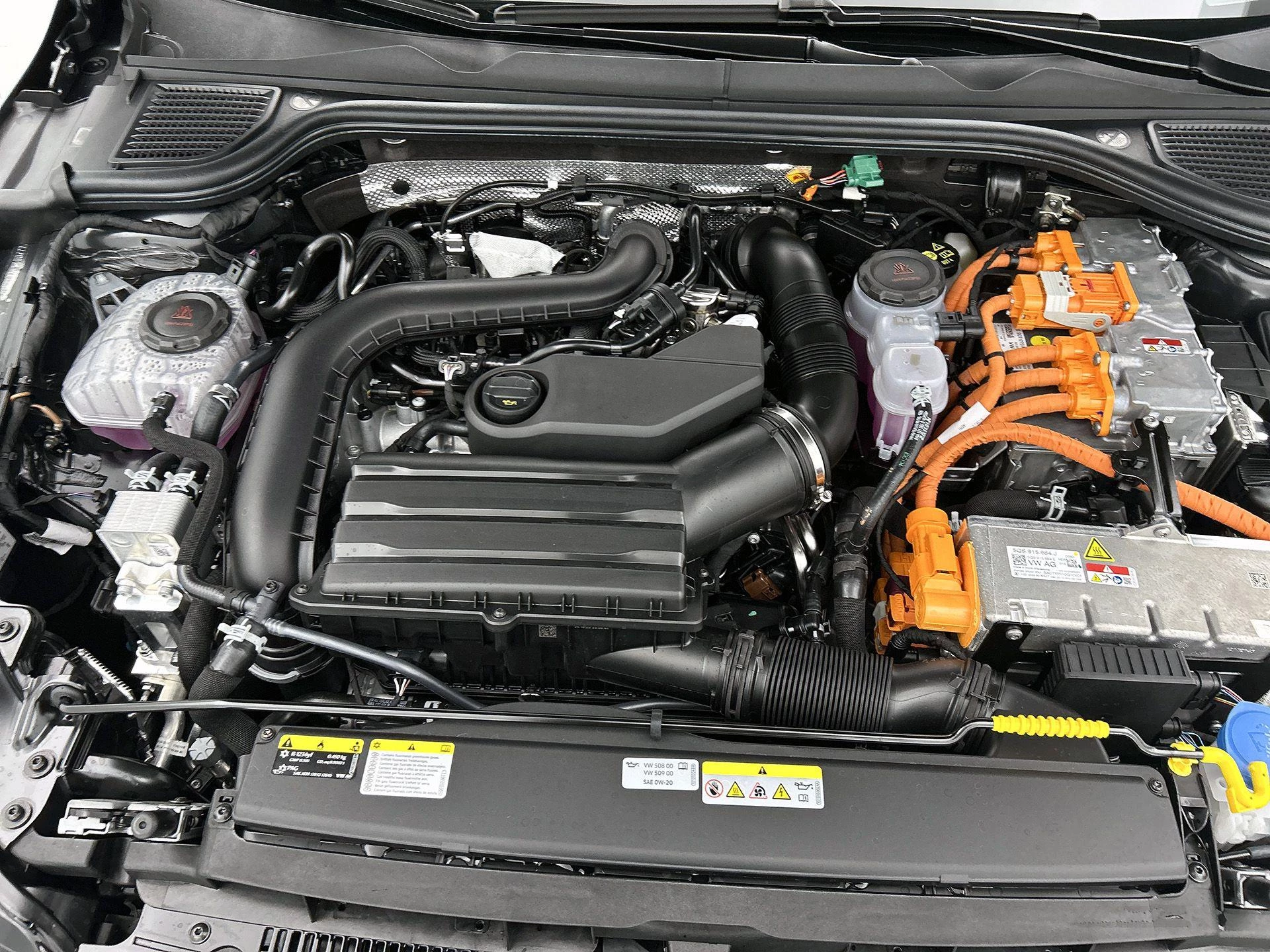 Volkswagen-Golf-image-40