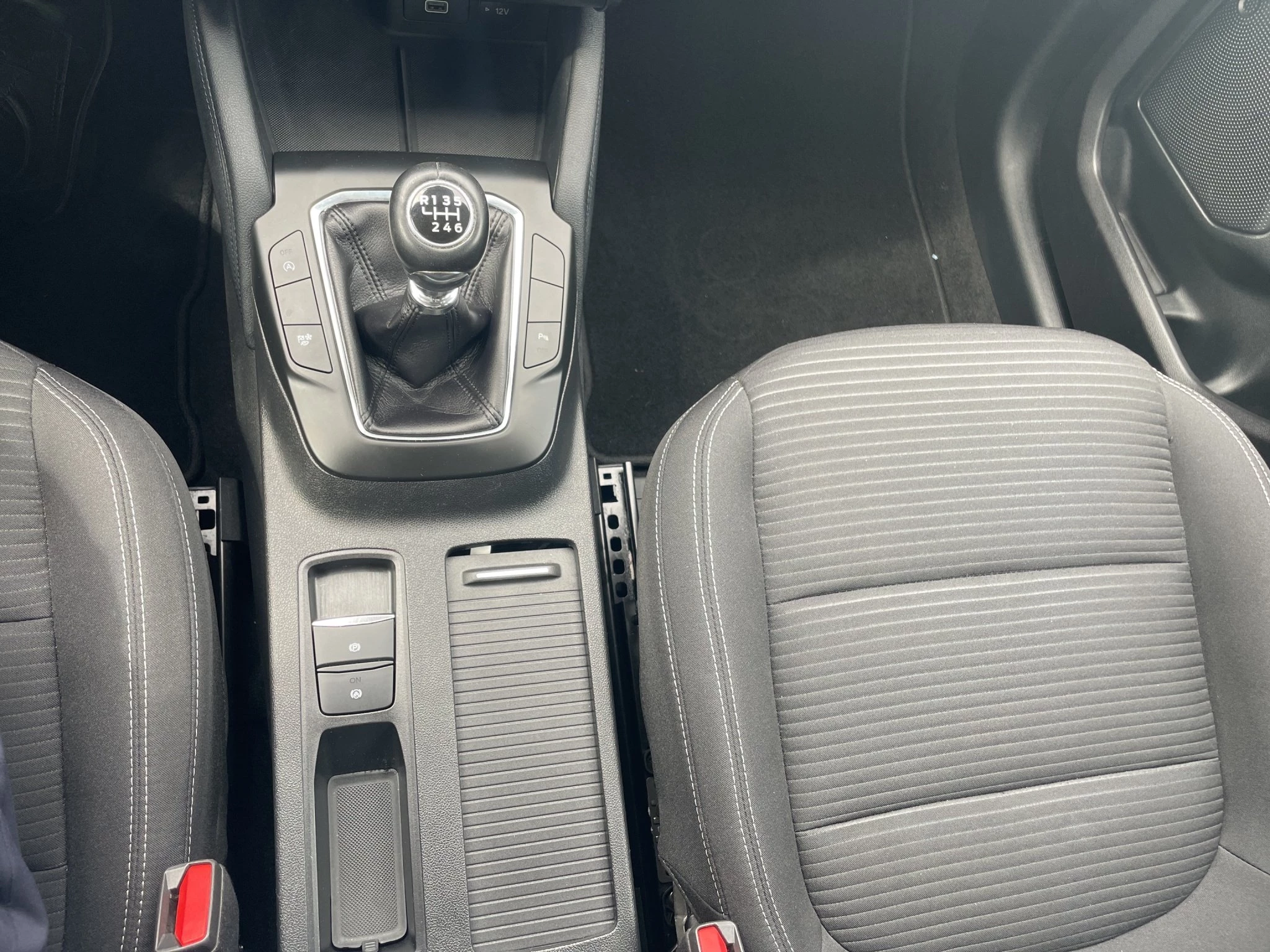 Ford Kuga Titanium NAVI | WINTER-PAKET | WINTERRÄDER