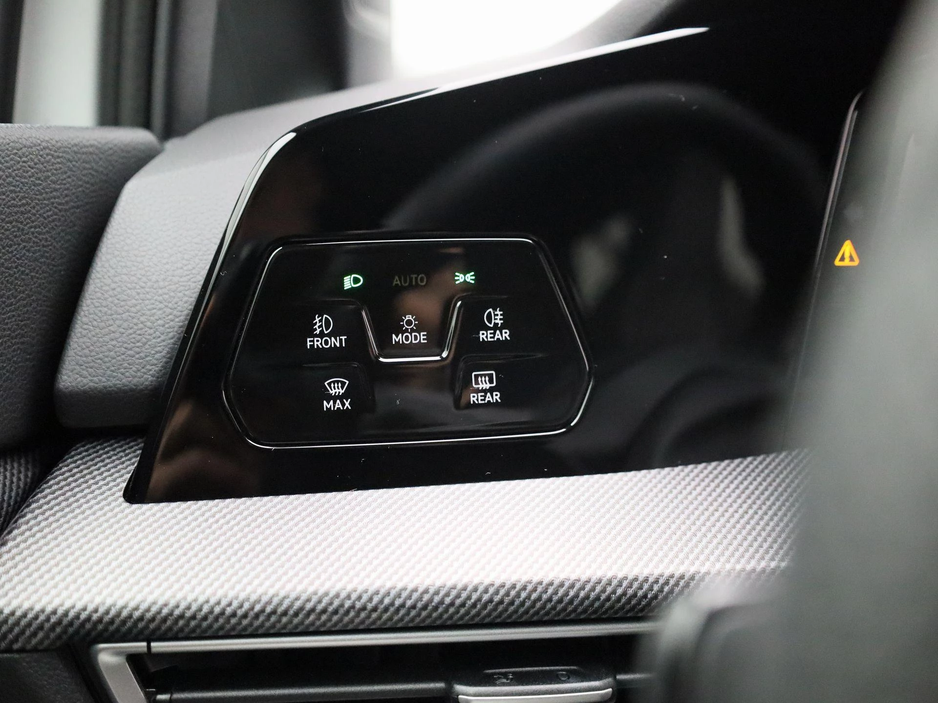 Volkswagen-Golf-image-22