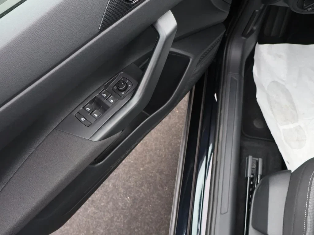 Volkswagen-Taigo-image-11