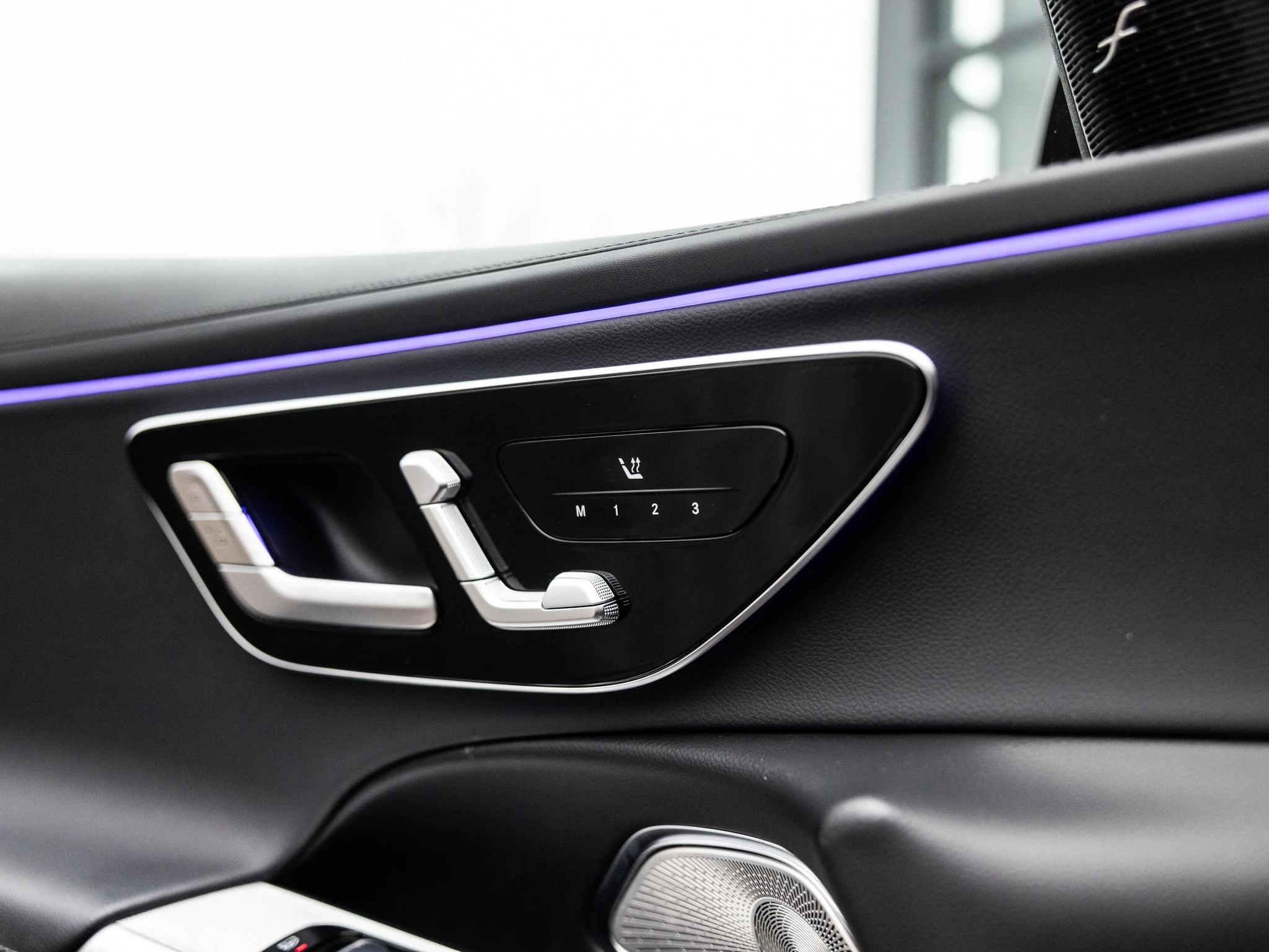 Mercedes-Benz-E-Klasse-image-28