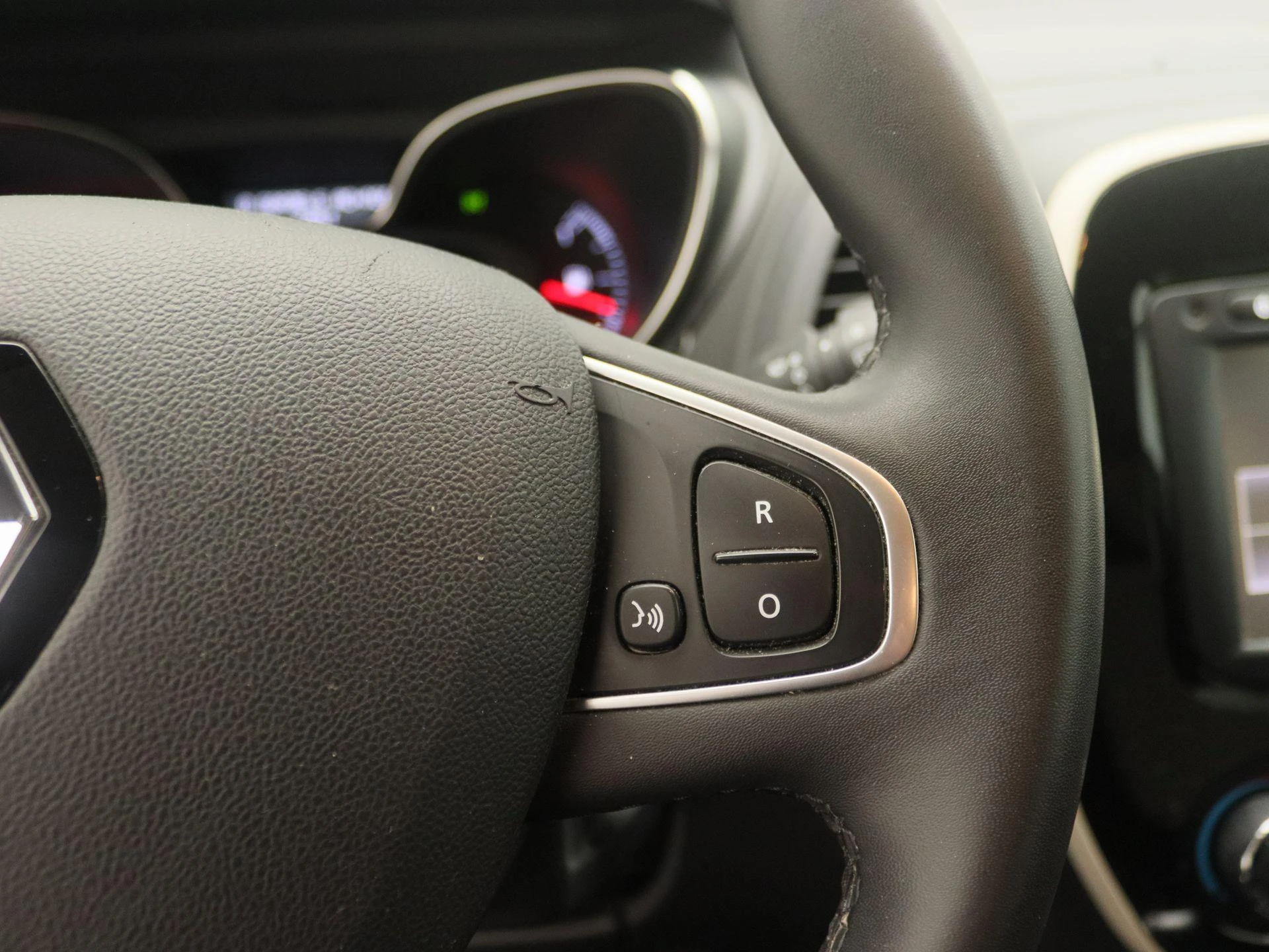 Renault-Captur-image-16