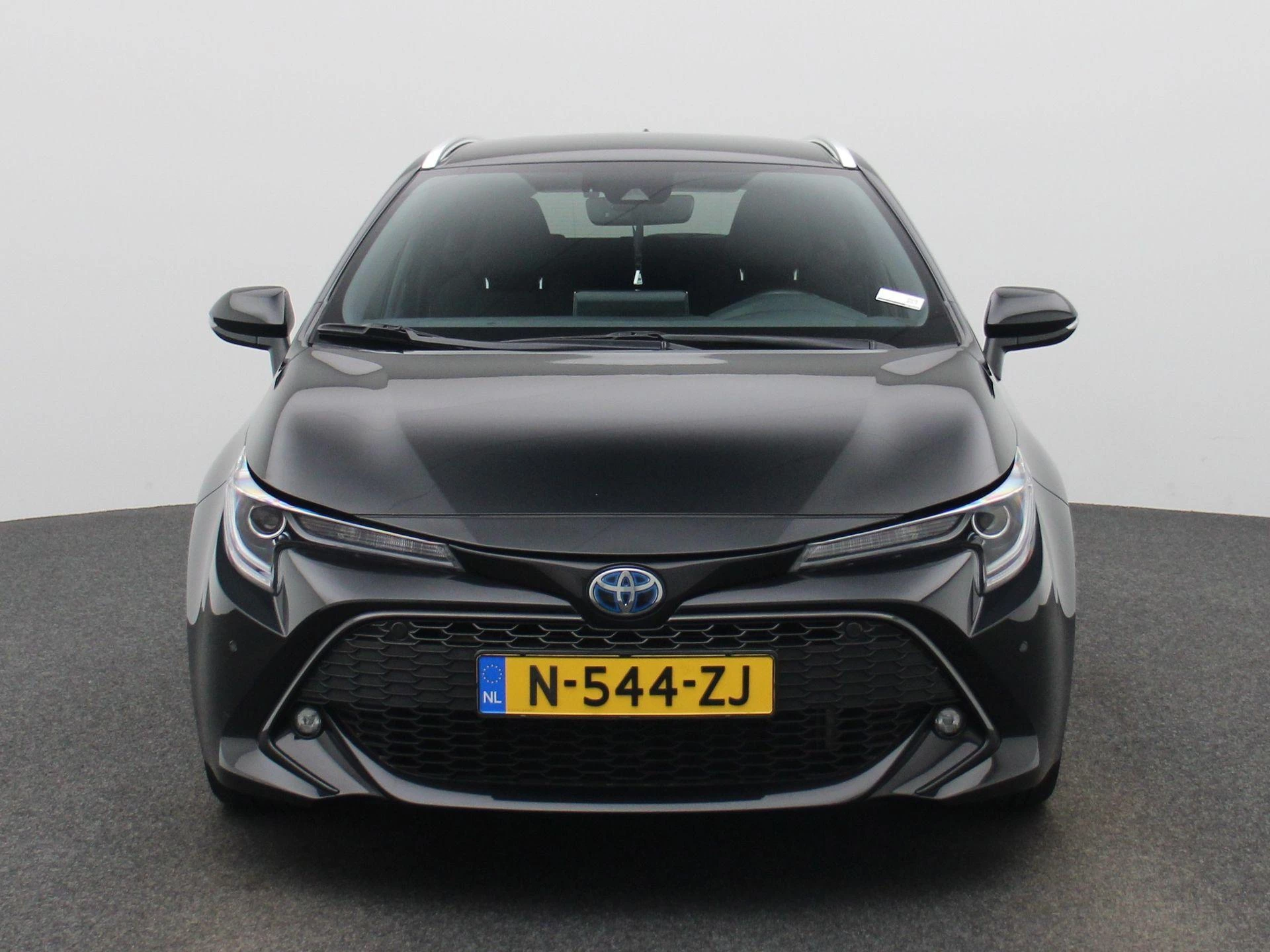 Toyota-Corolla Touring Sports-image-2