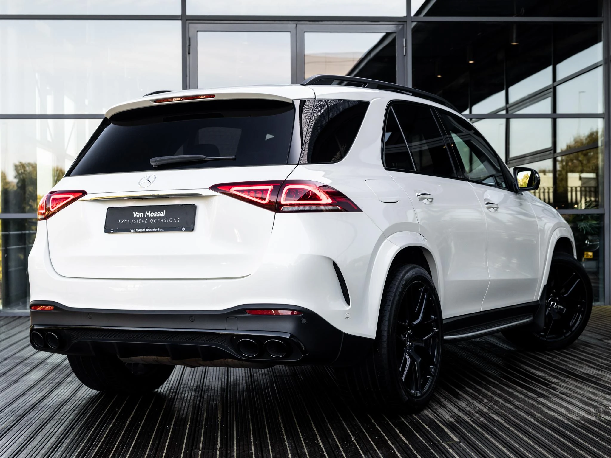 Mercedes-Benz-GLE-image-5