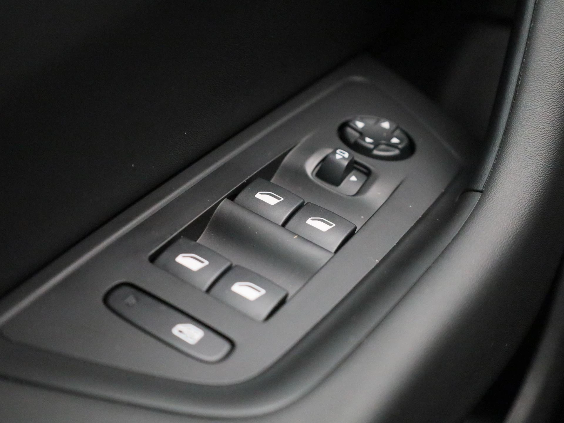 Peugeot-508-image-27