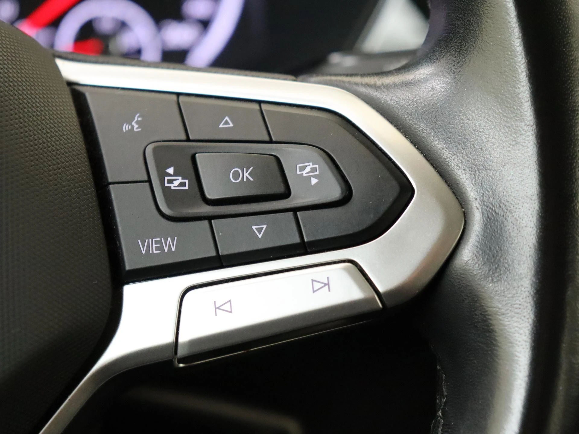Volkswagen-T-Cross-image-12