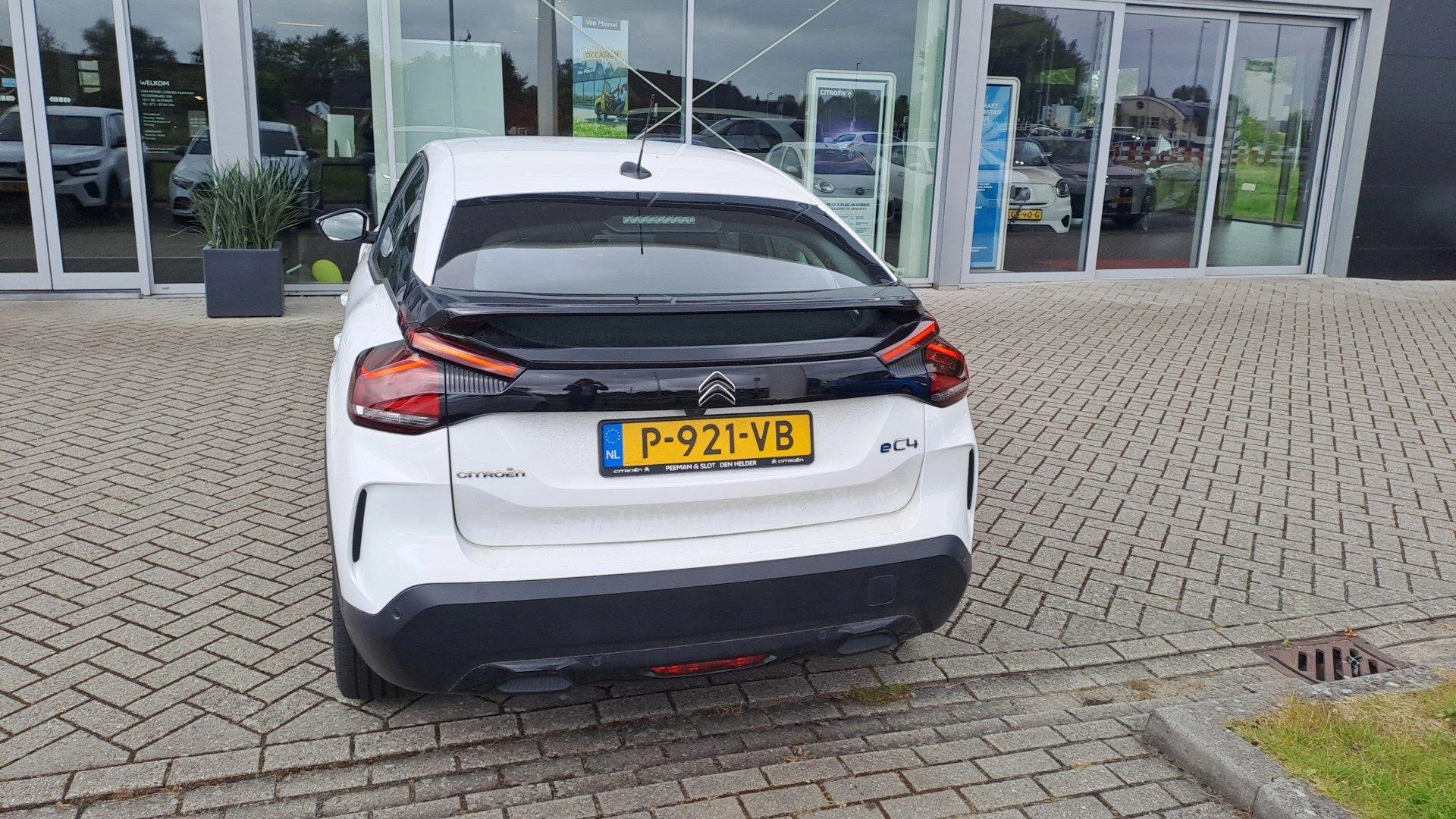 Citroën-ë-C4-image-4