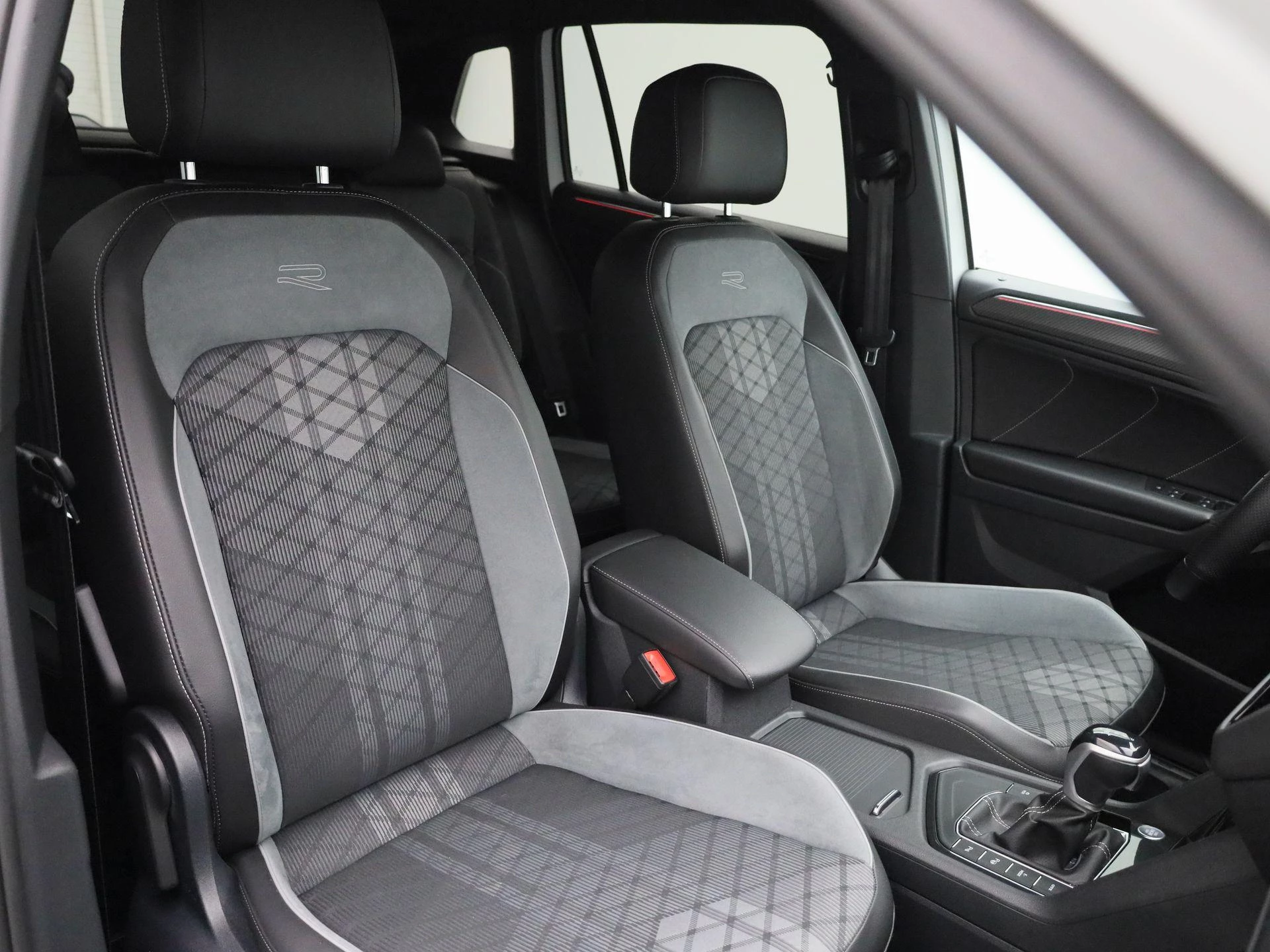 Volkswagen Tiguan 1.4 TSI eHybrid R-Line Business+ 245 PK|