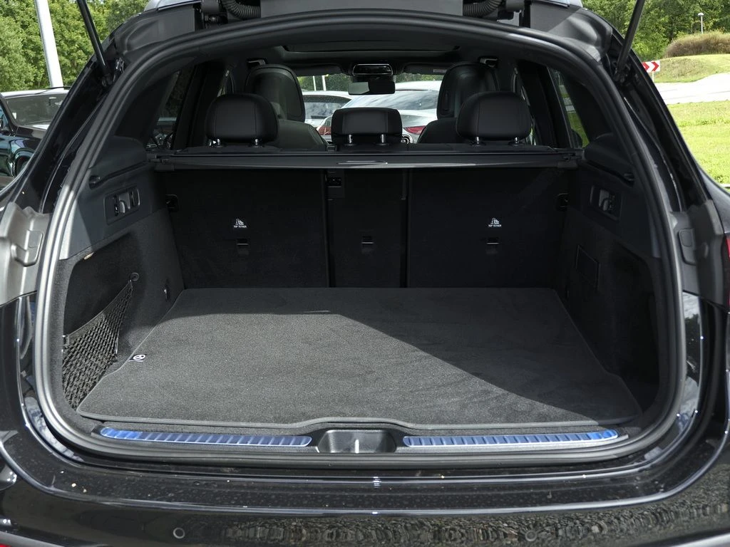 Mercedes-Benz-GLC 220 d-image-14