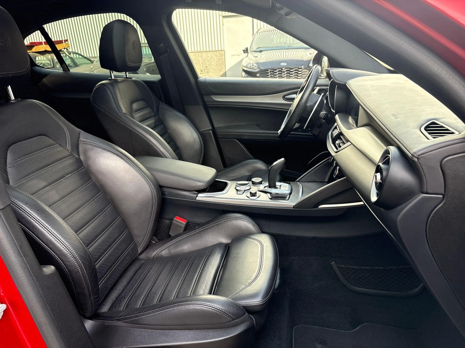 Alfa Romeo-Stelvio-image-5