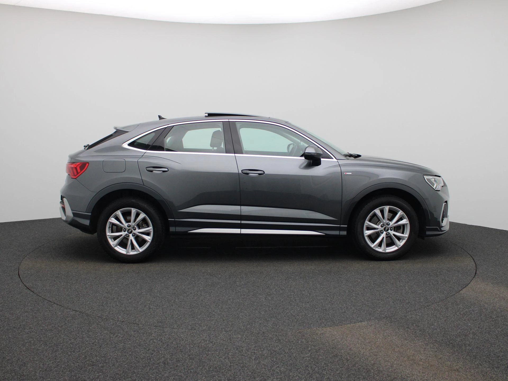 Audi-Q3-image-5