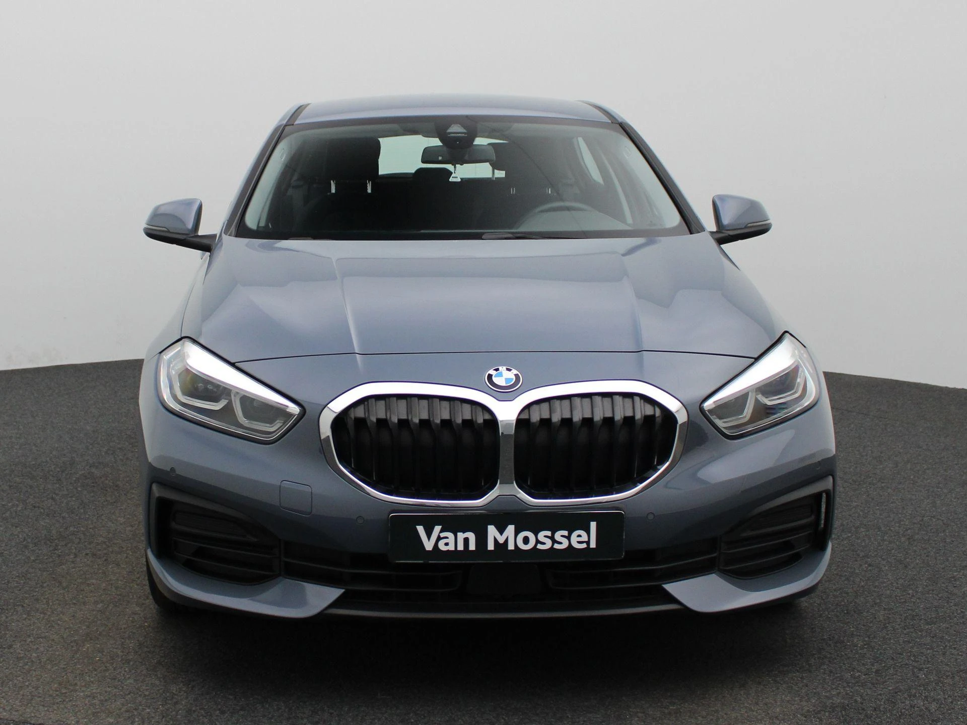 BMW-1 Reeks-image-2