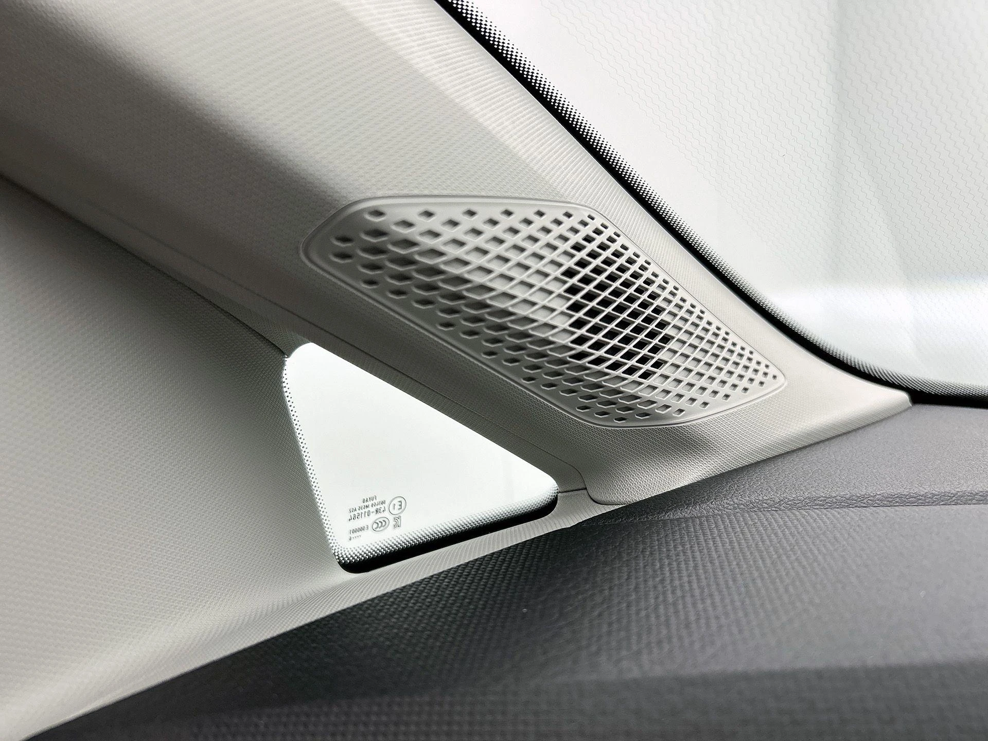 Volkswagen-Caddy-image-8