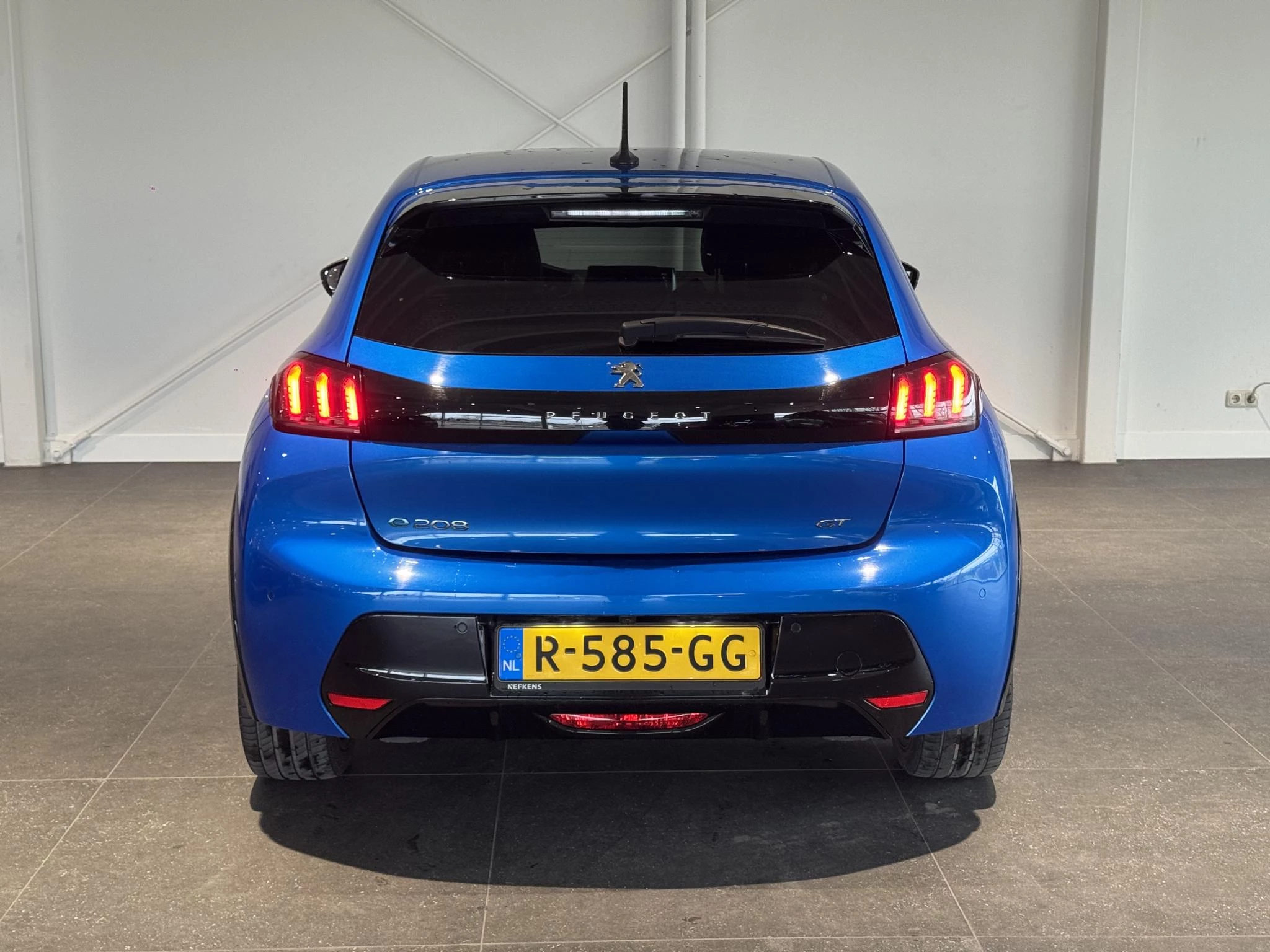 Peugeot-e-208-image-5