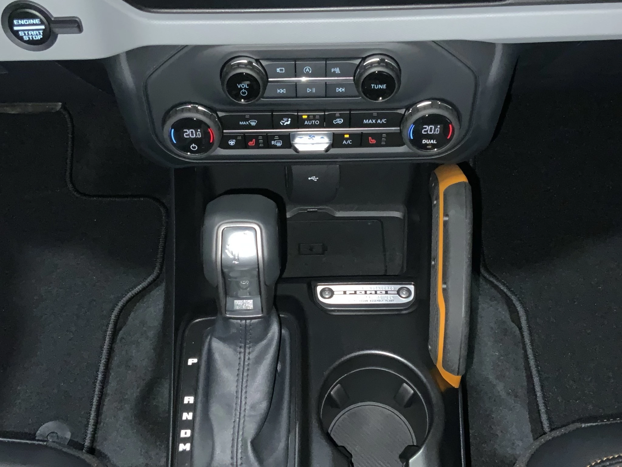 Ford Bronco Badlands 5-Türer 2.7 l EcoBoost V6. 10-Gang-Automatik. Allrad e-4WD MJ 2023.25