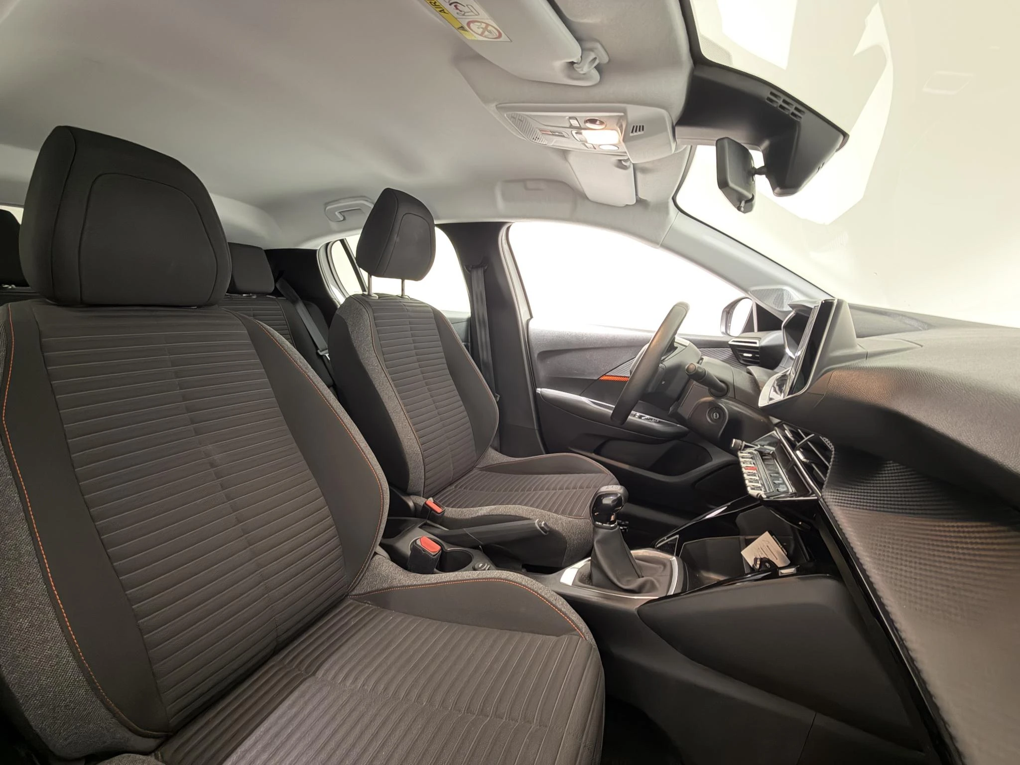 Peugeot-208-image-12