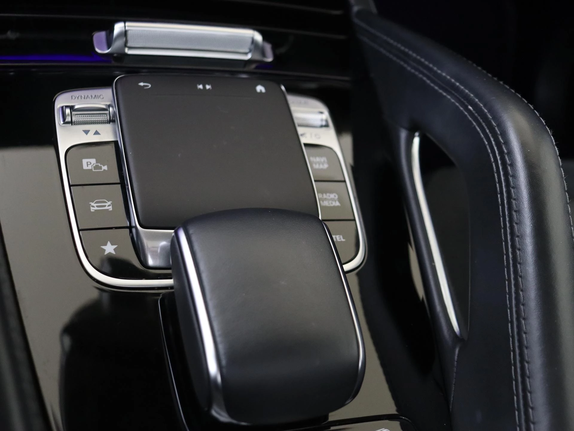 Mercedes-Benz-GLE-image-31