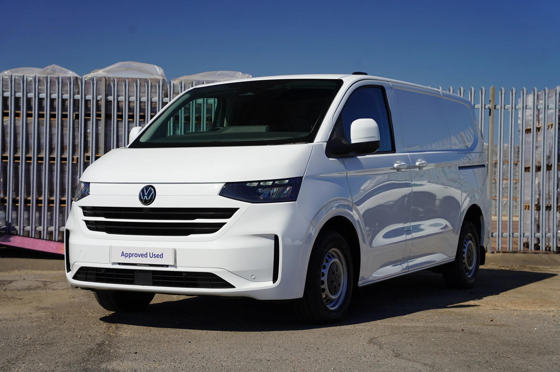 Volkswagen-Transporter-image-34