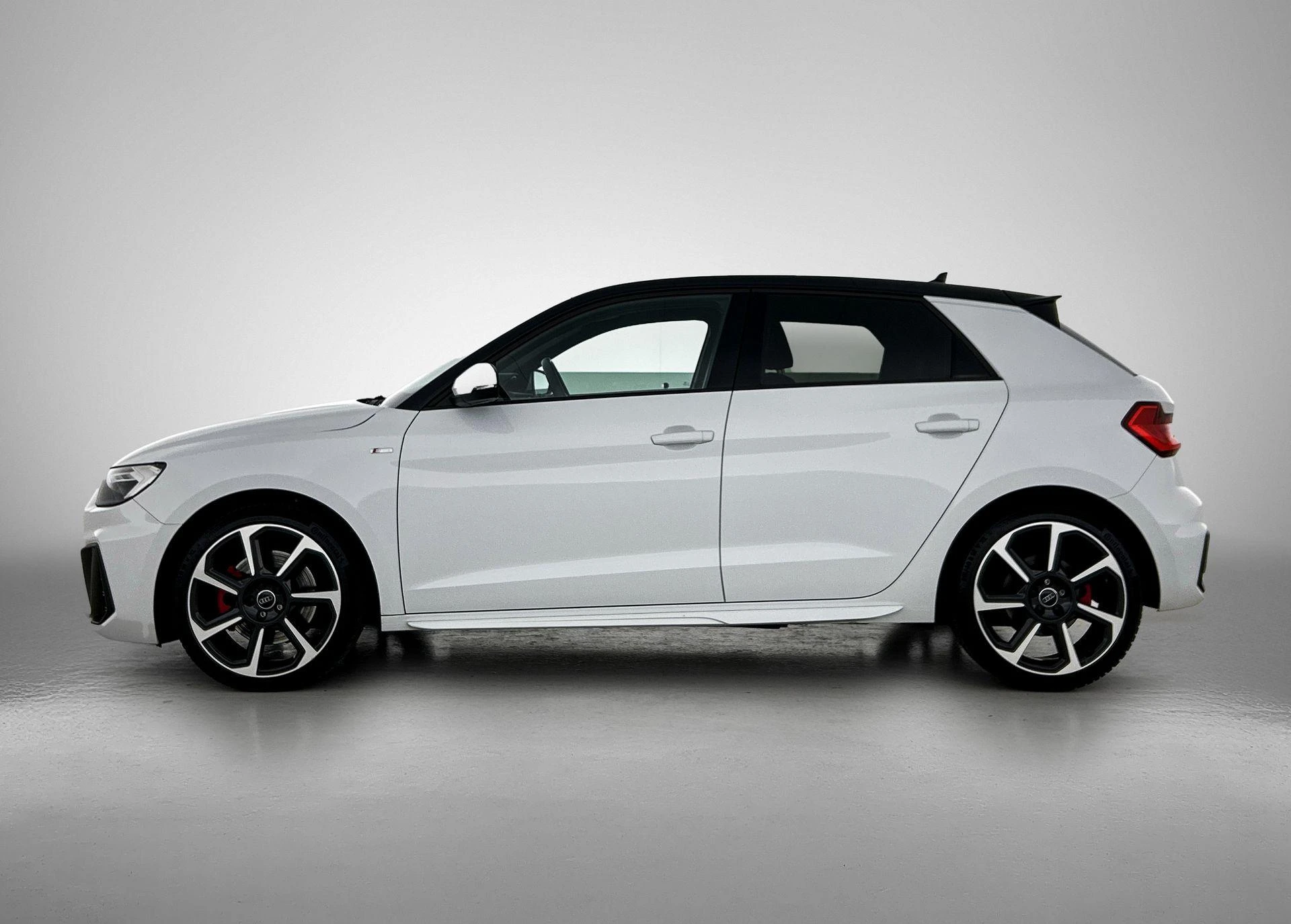 Audi-A1 Sportback-image-2