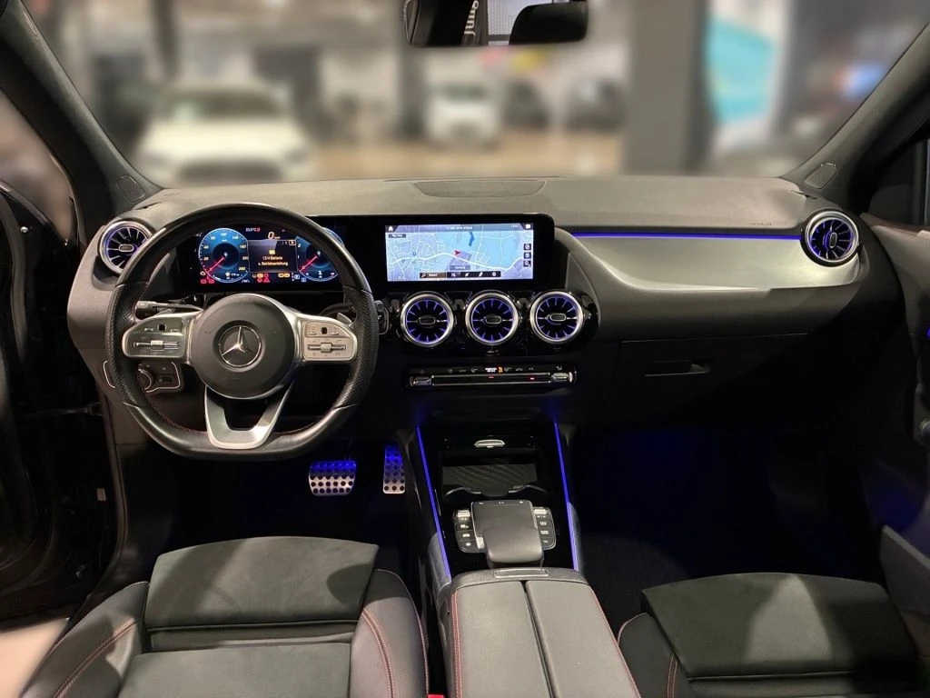 Mercedes-Benz-GLA 250-image-11