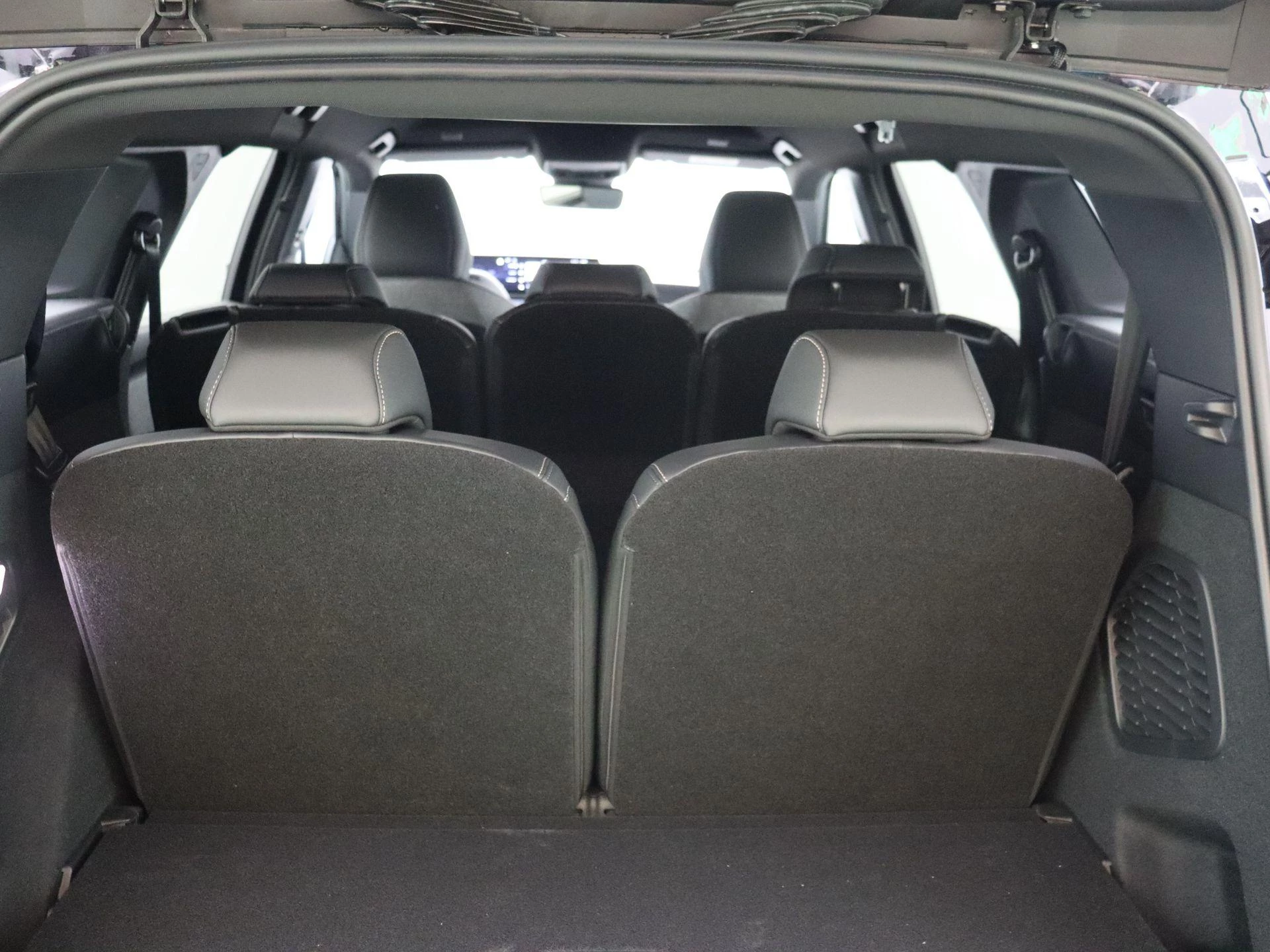 Peugeot e-5008 e-5008 213 Allure Business