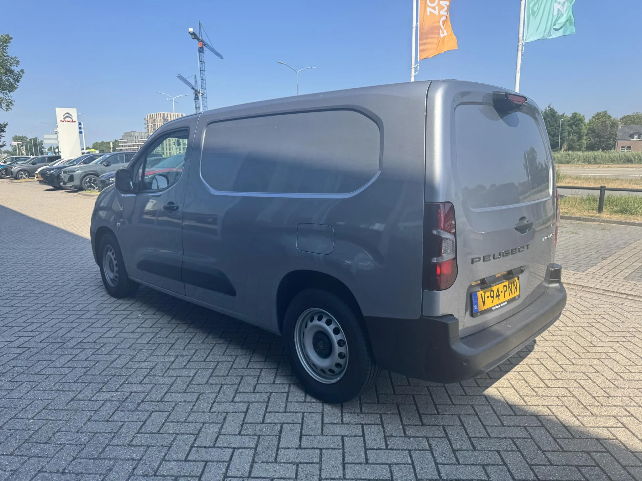 Peugeot-e-Partner-image-3