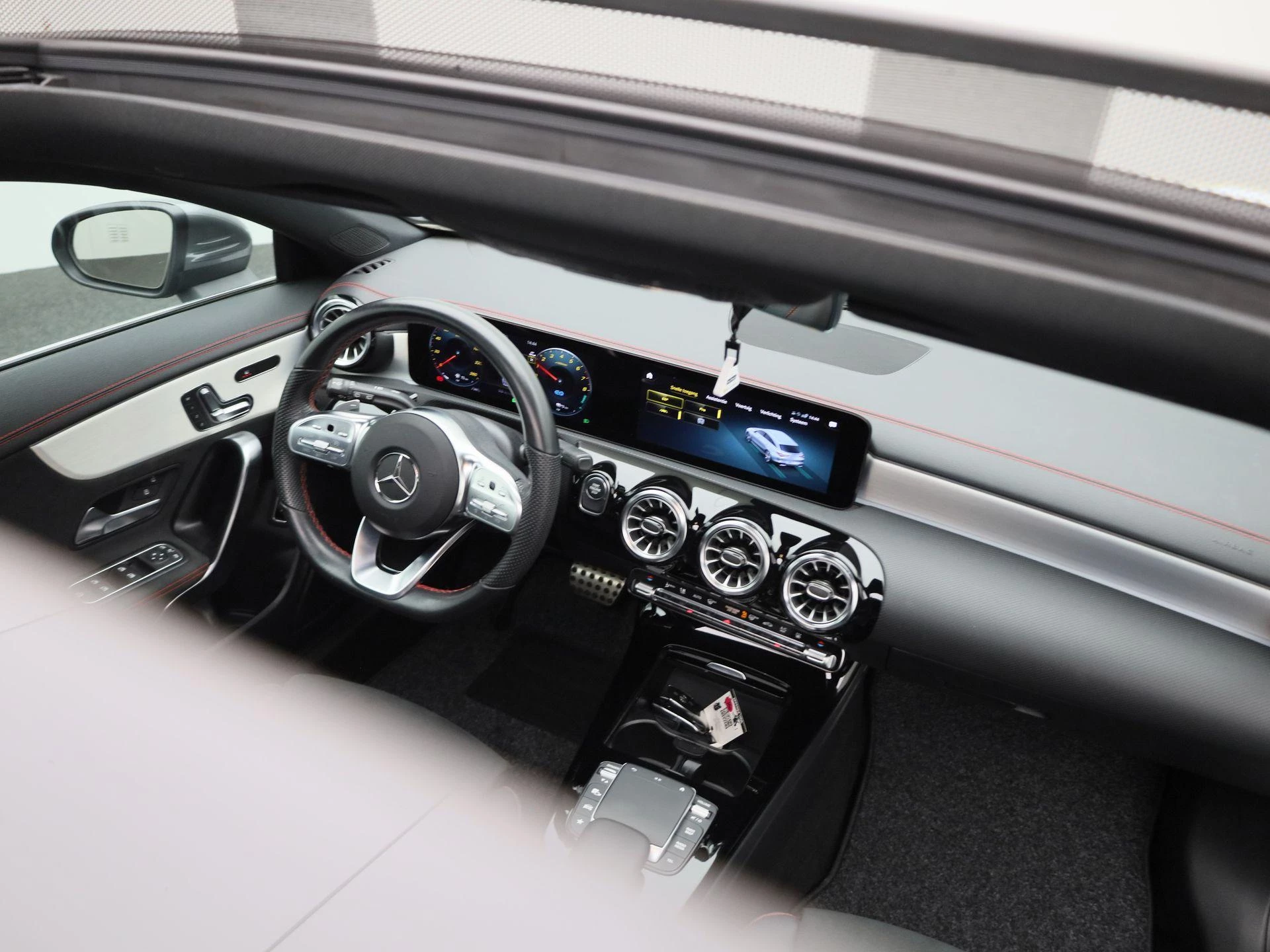 Mercedes-Benz CLA Shooting Brake 250 e AMG Line