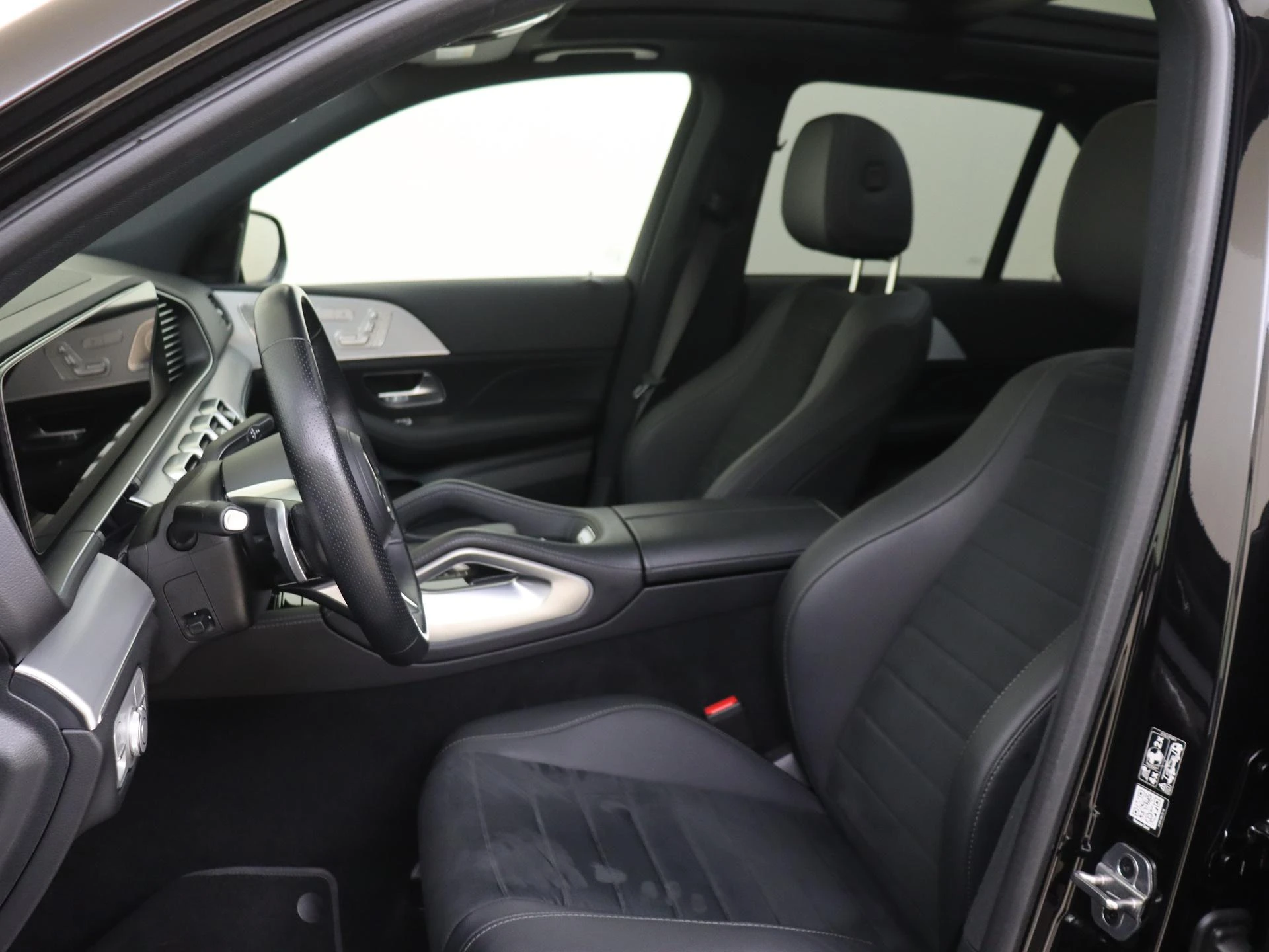 Mercedes-Benz-GLE-image-14