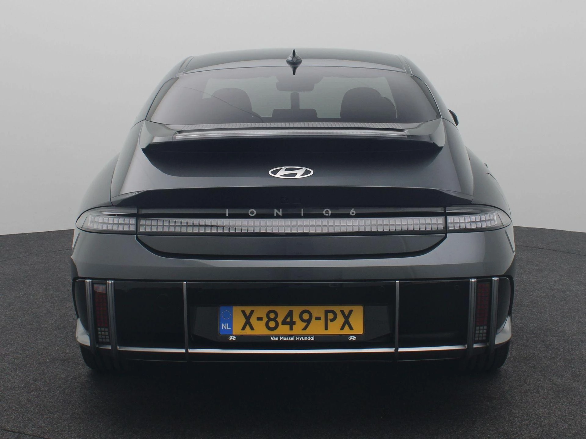 Hyundai-IONIQ 6-image-4