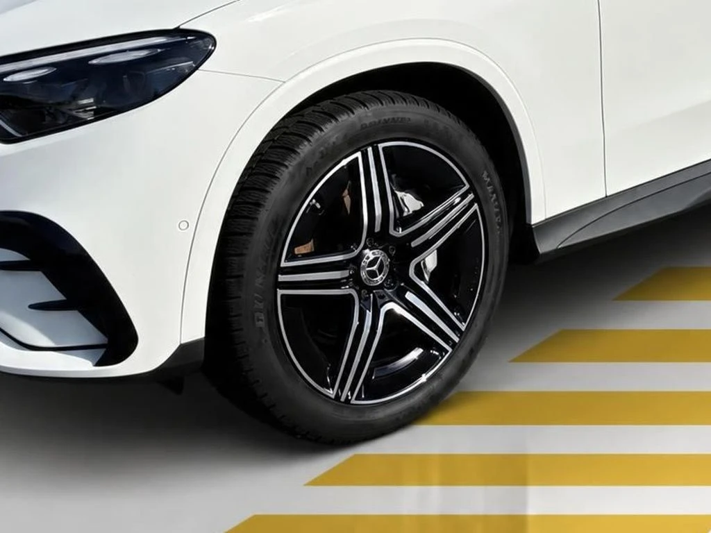 Mercedes-Benz-GLC 220 d-image-5