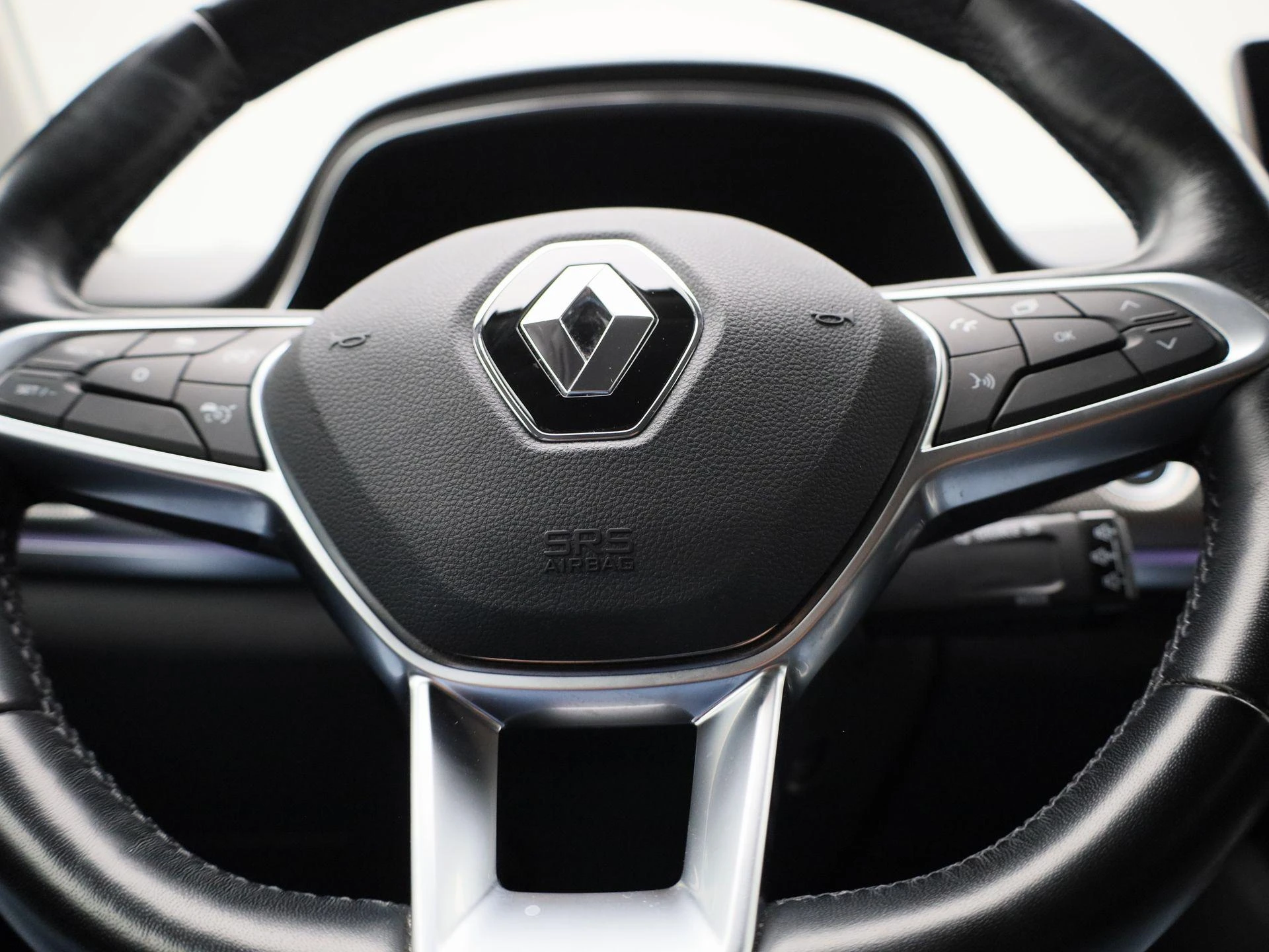 Renault-Arkana-image-27