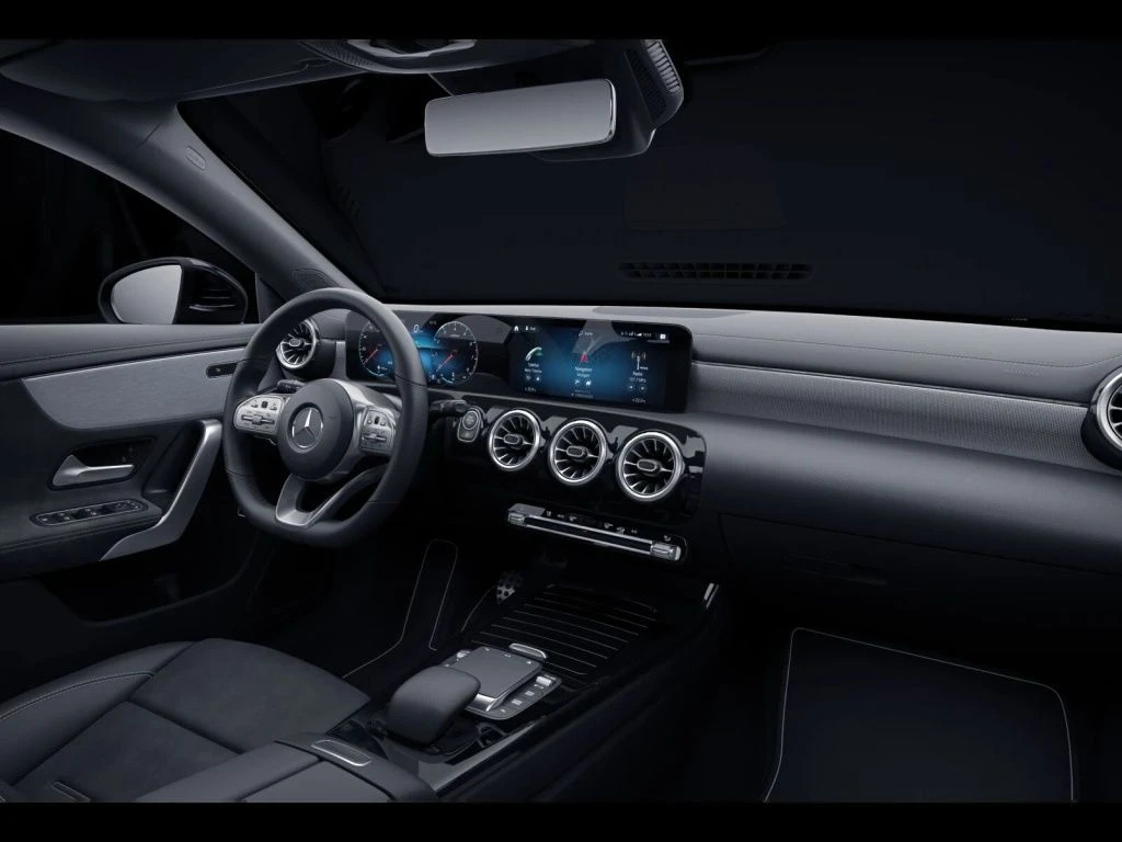 Mercedes-Benz-CLA 220 d-image-12