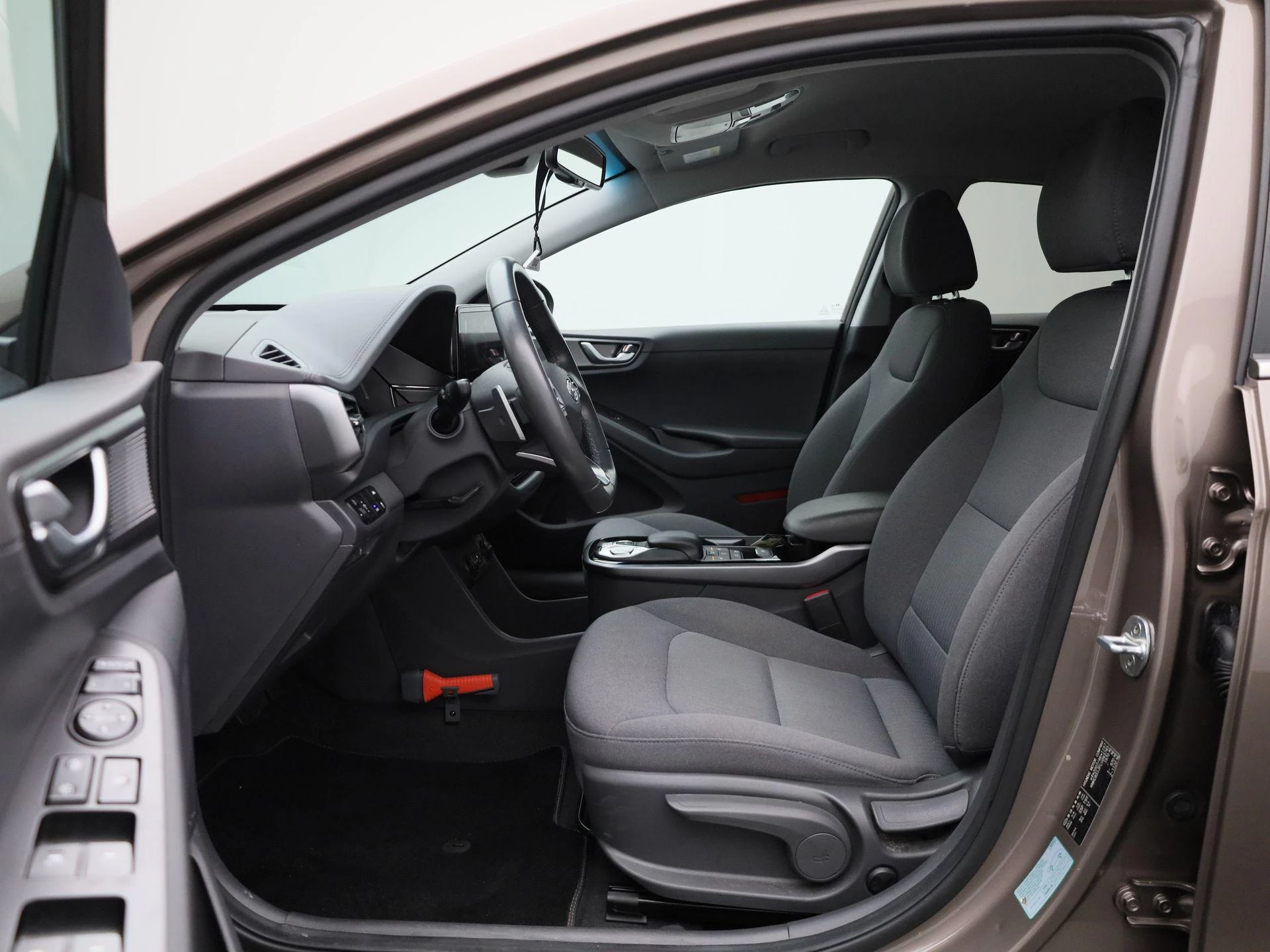 Hyundai-IONIQ-image-10