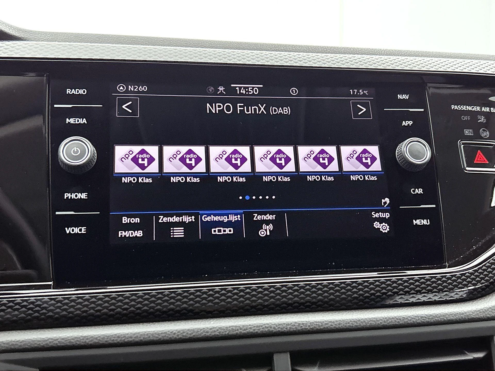Volkswagen-Polo-image-6