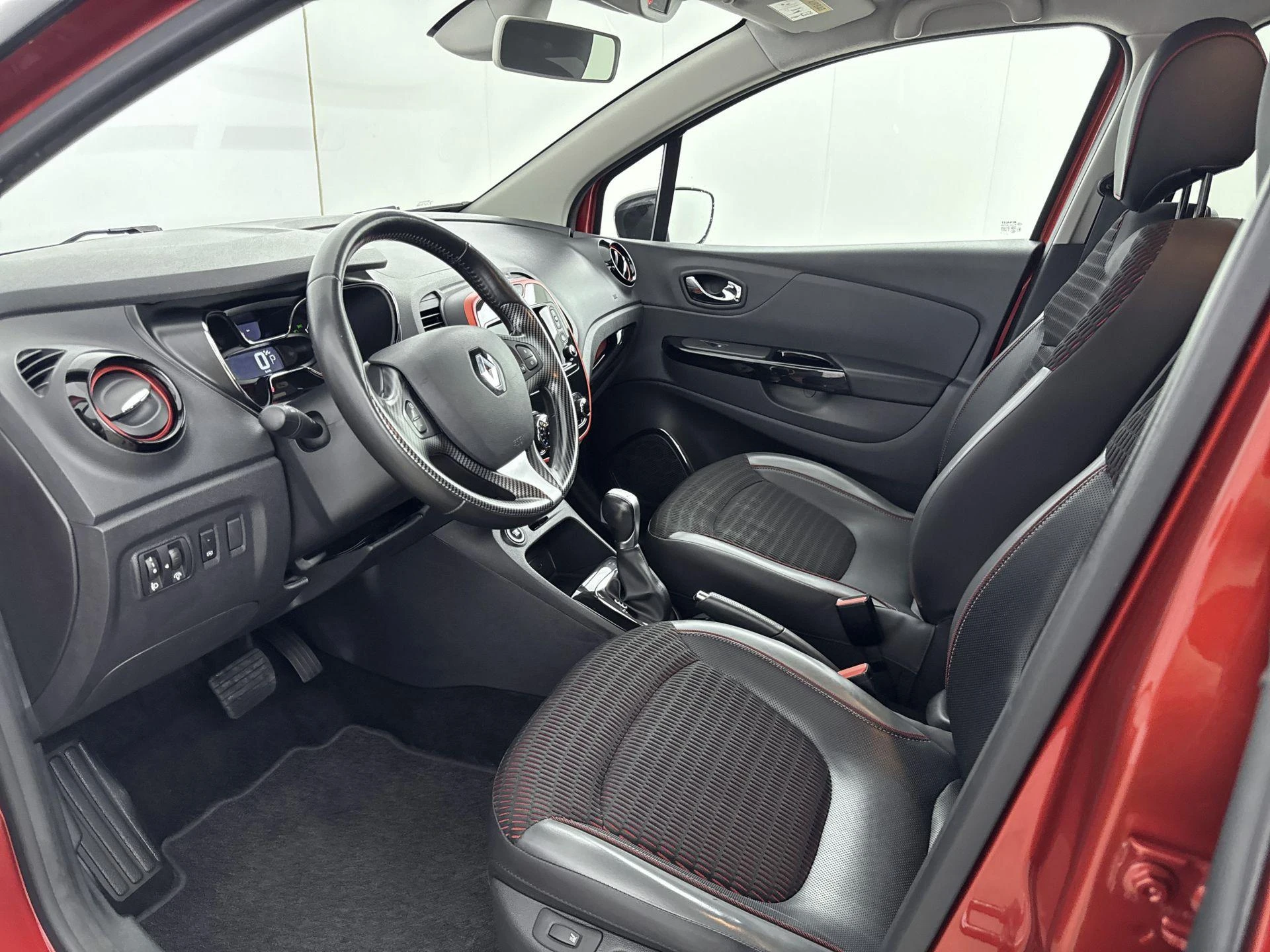 Renault-Captur-image-16