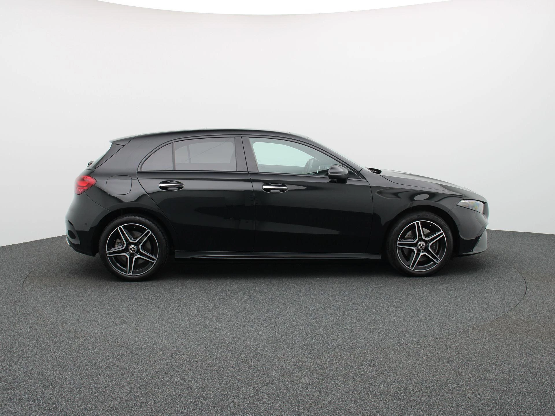 Mercedes-Benz Classe A 250 e AMG Line + PANORAMISCH DAK + CARPLAY + NIGHTPAKKET +