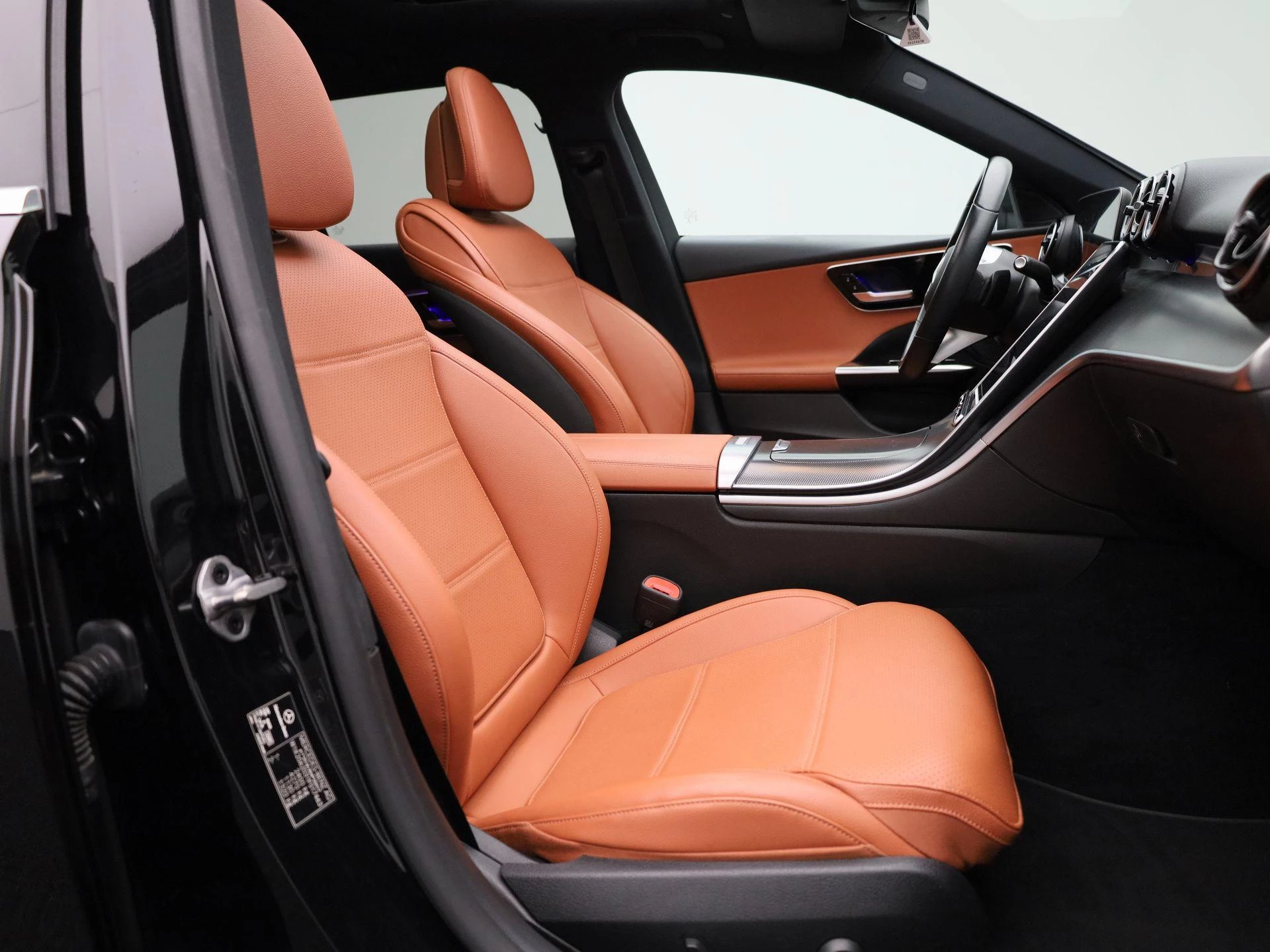 Mercedes-Benz-C-Klasse-image-38