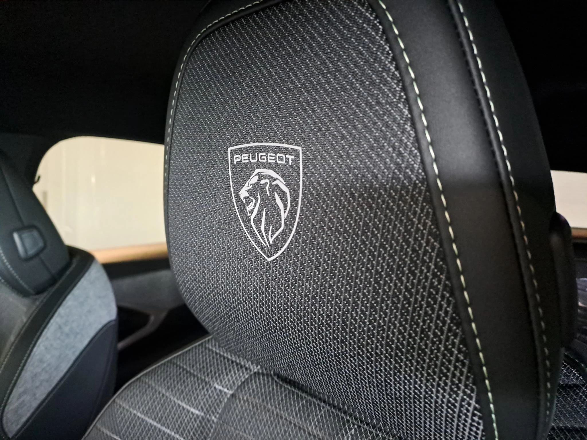 Peugeot-3008-image-19