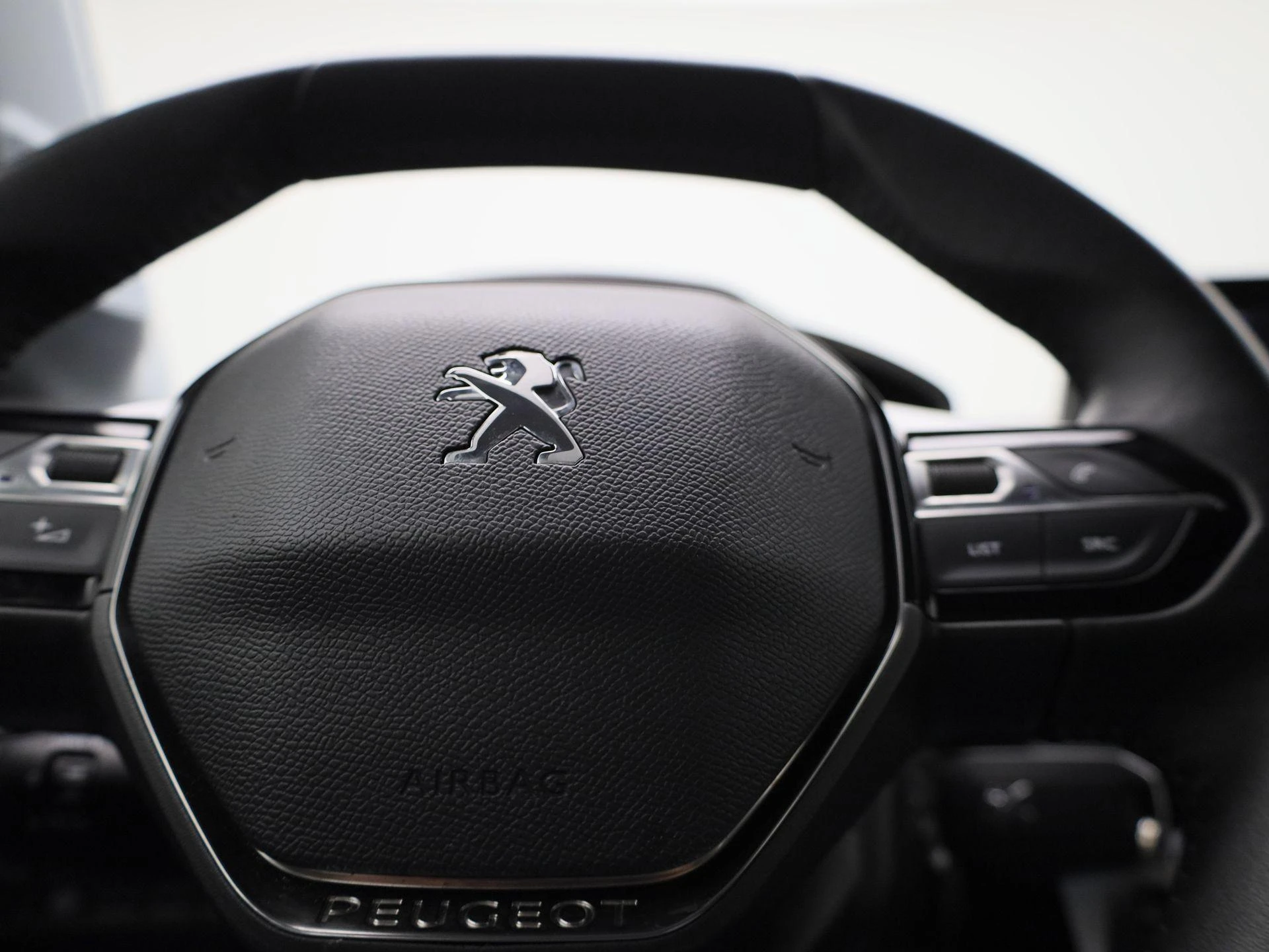 Peugeot-208-image-24