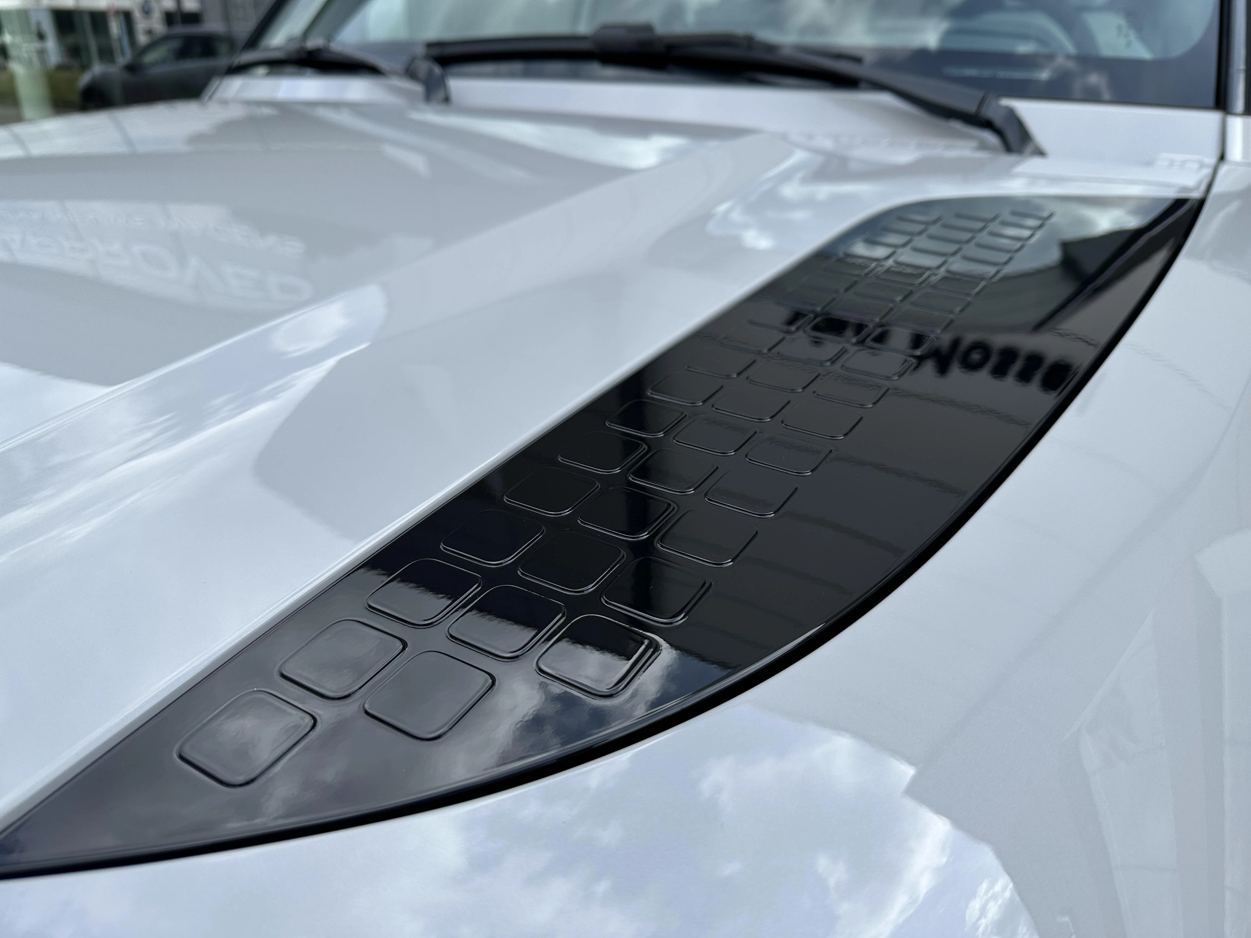 Land Rover-Defender-image-32